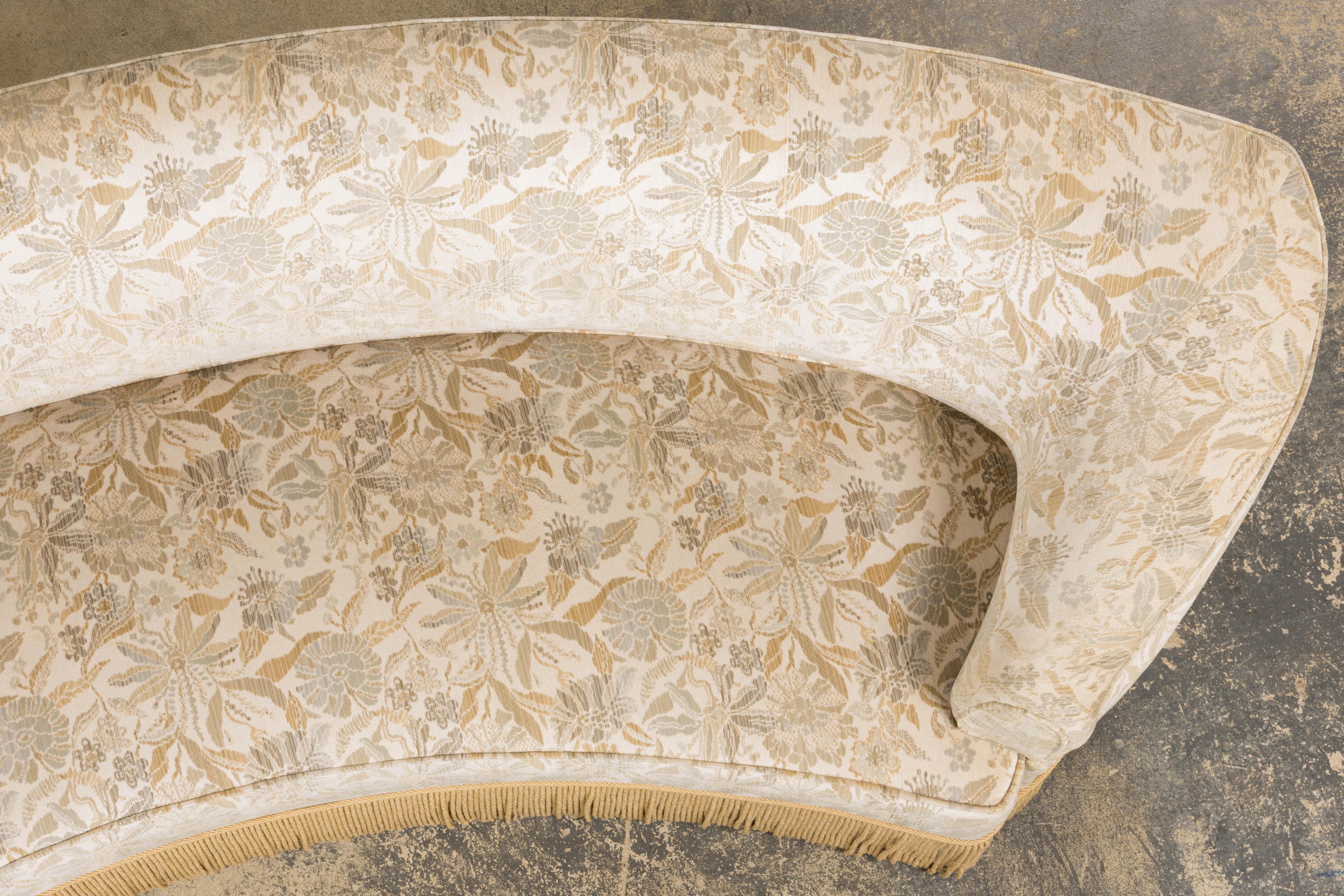 Canapé français de style Napoléon III en velours Jacquard floral en vente 2