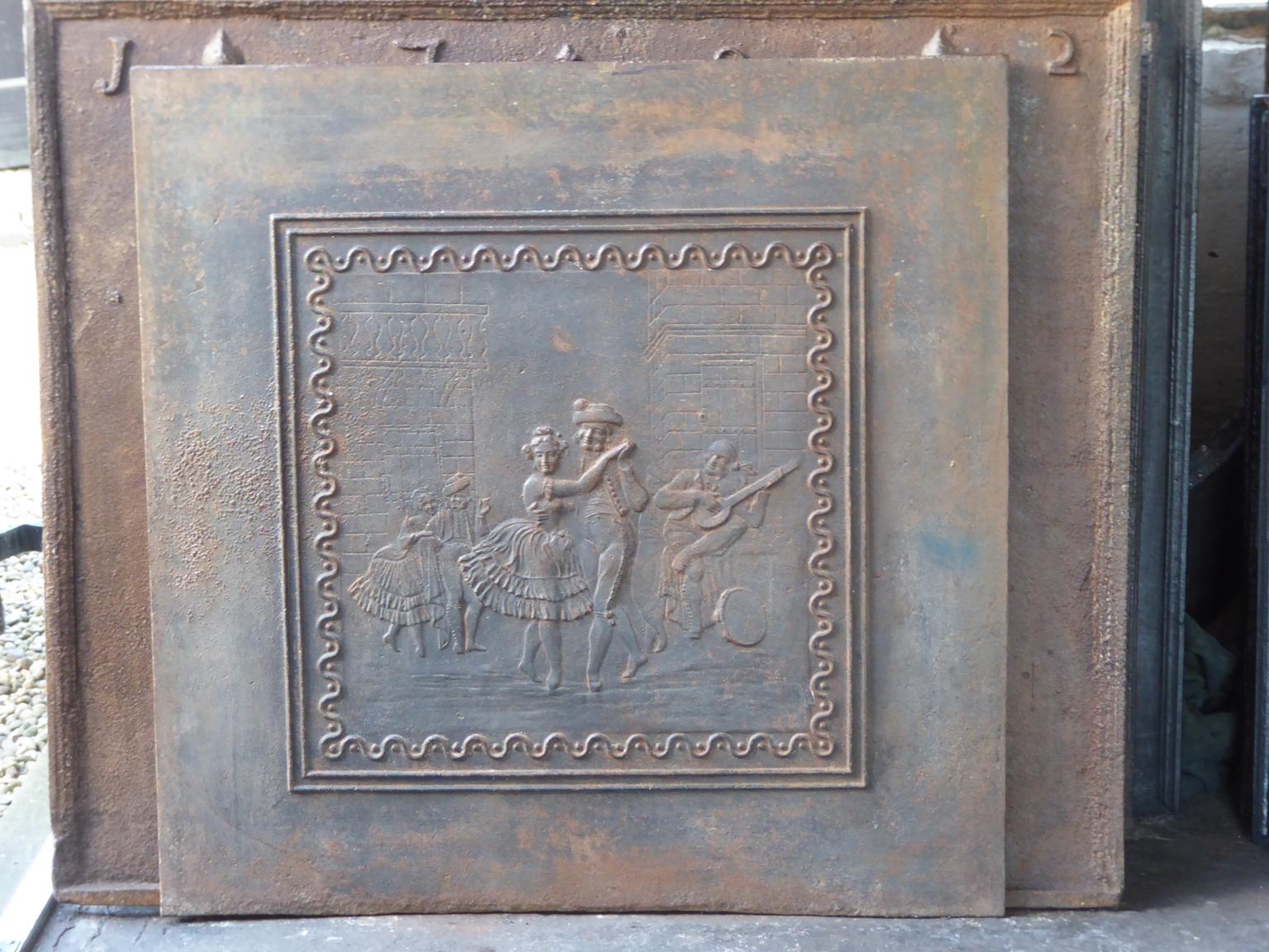 Plaque de cheminée française du 20e siècle de style Napoléon III avec deux danseuses.

La plaque de cheminée est en fonte et a une patine brune naturelle. Sur demande, il peut être réalisé en noir / étain. Il est en bon état et ne présente pas de
