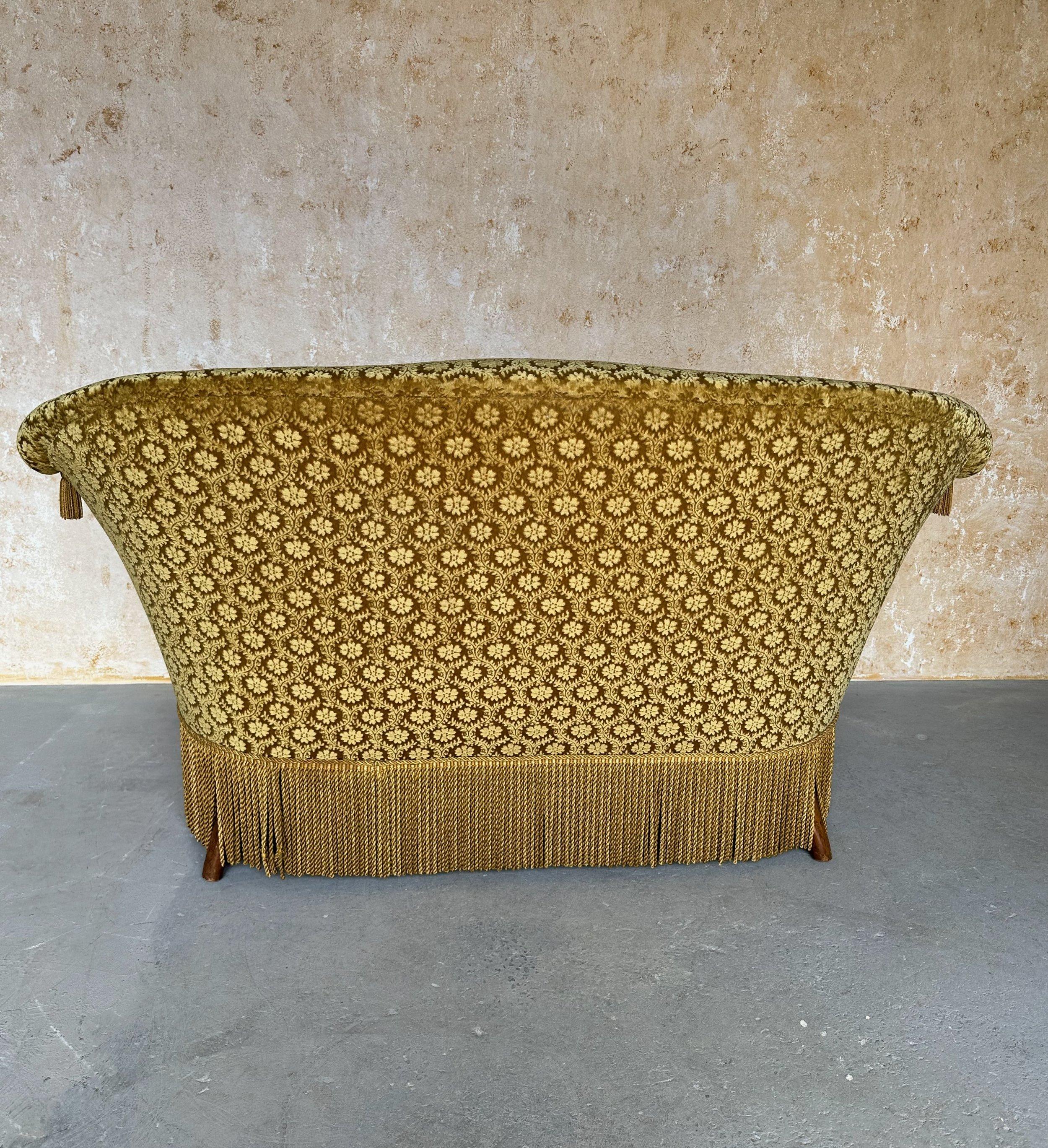 French Napoleon III Style Settee in Gold Velvet For Sale 9