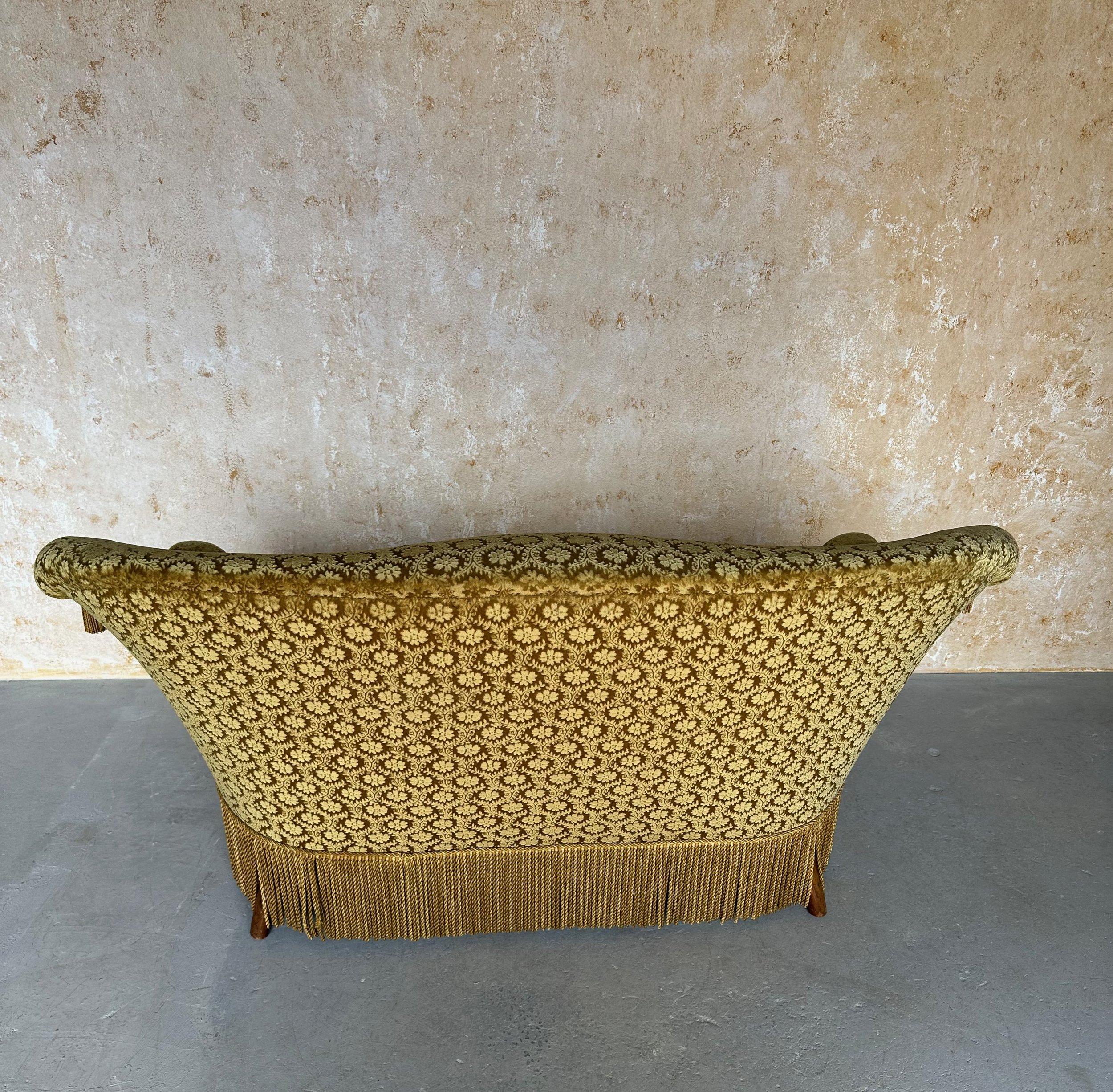 Französisches Sofa im Napoleon III.-Stil aus goldenem Samt im Angebot 10