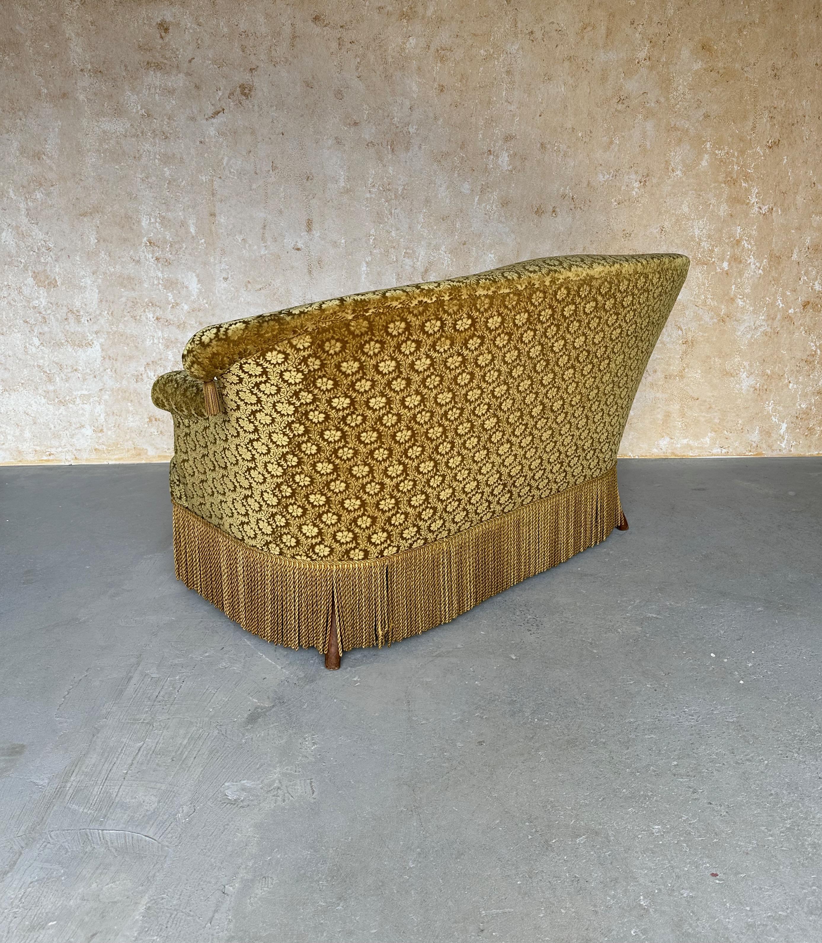 Divano francese in stile Napoleone III in velluto dorato vintage in vendita 8