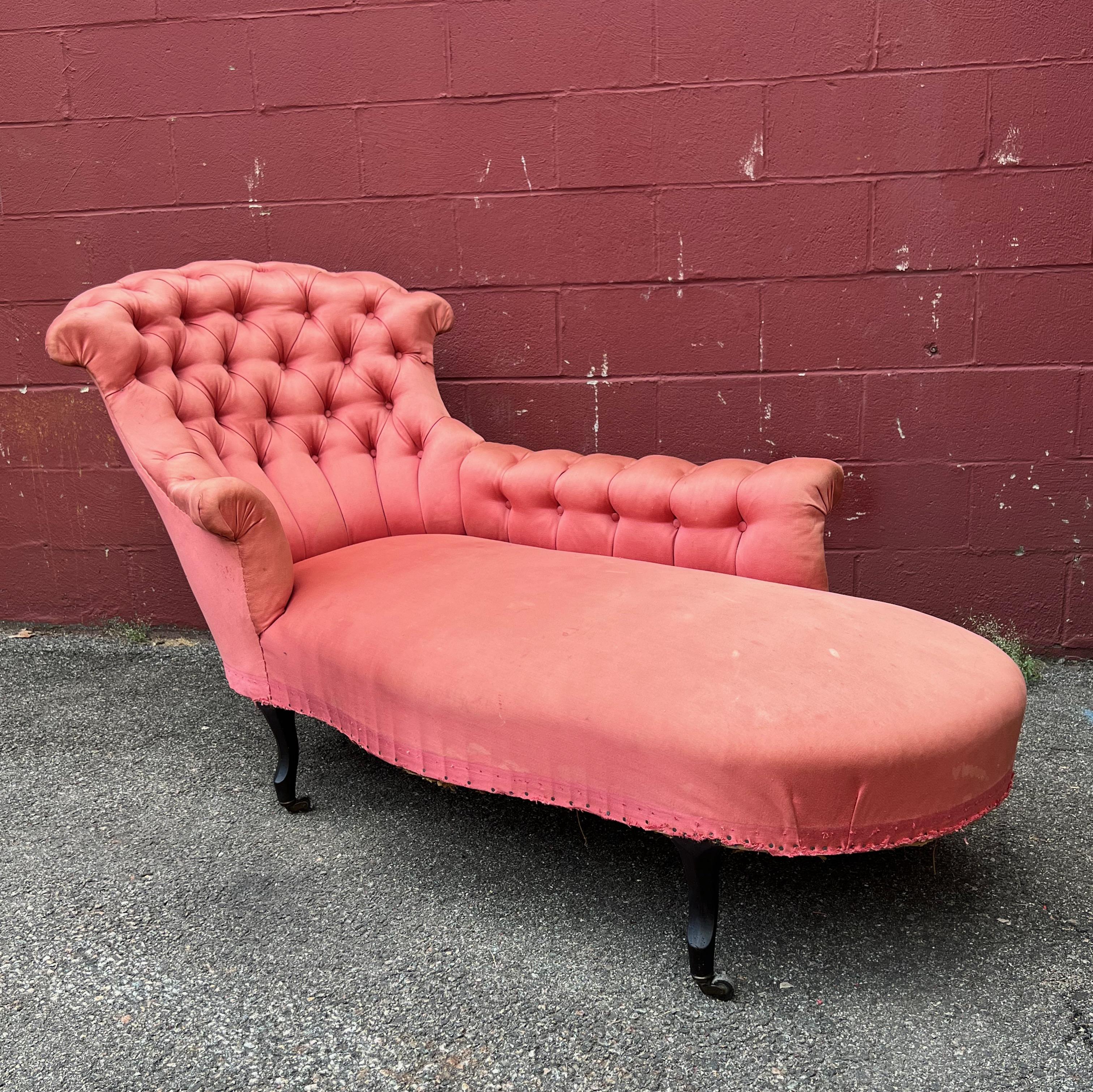 French Napoleon III Tufted Chaise Lounge For Sale at 1stDibs