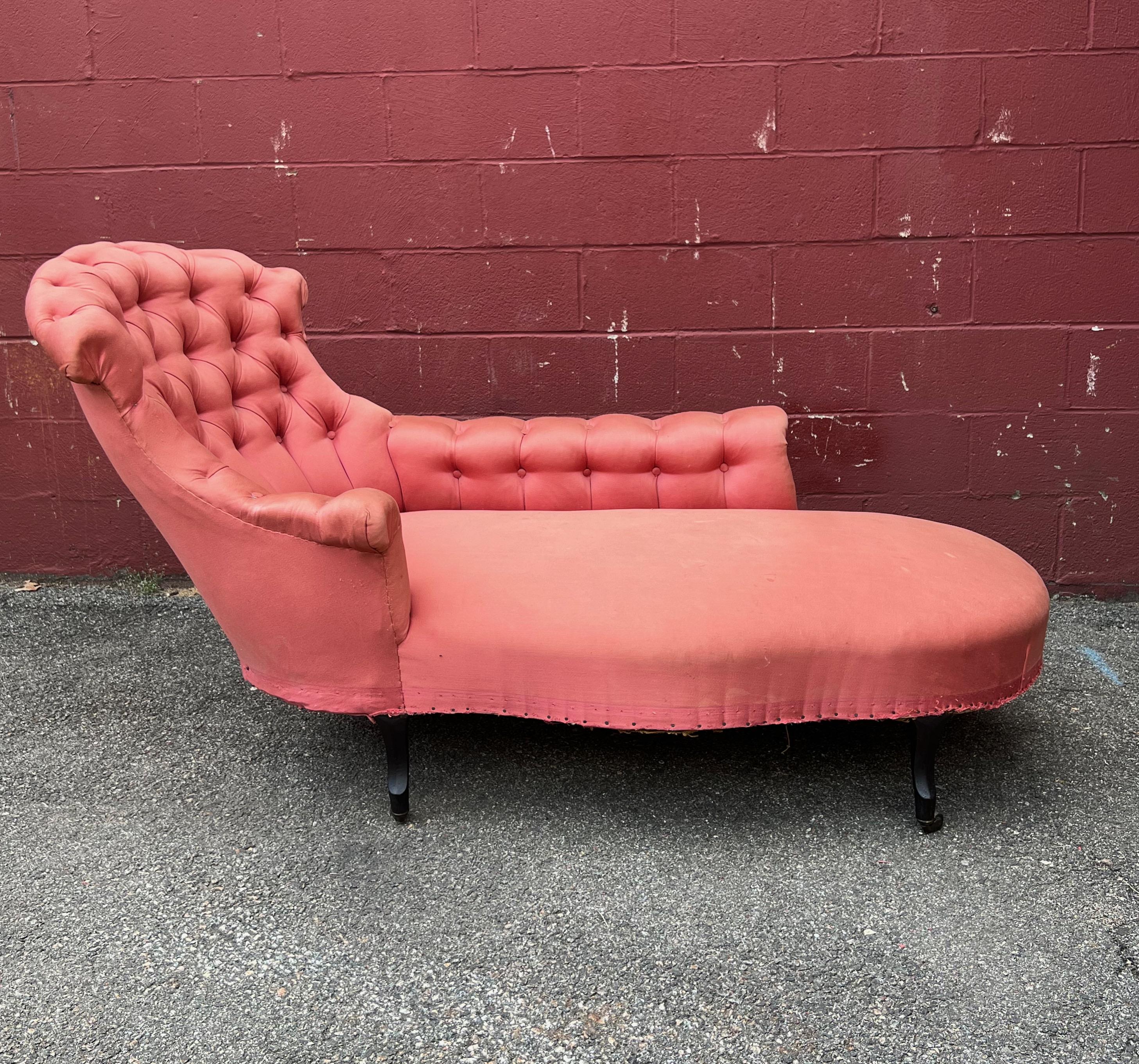 French Napoleon III Tufted Chaise Lounge For Sale at 1stDibs