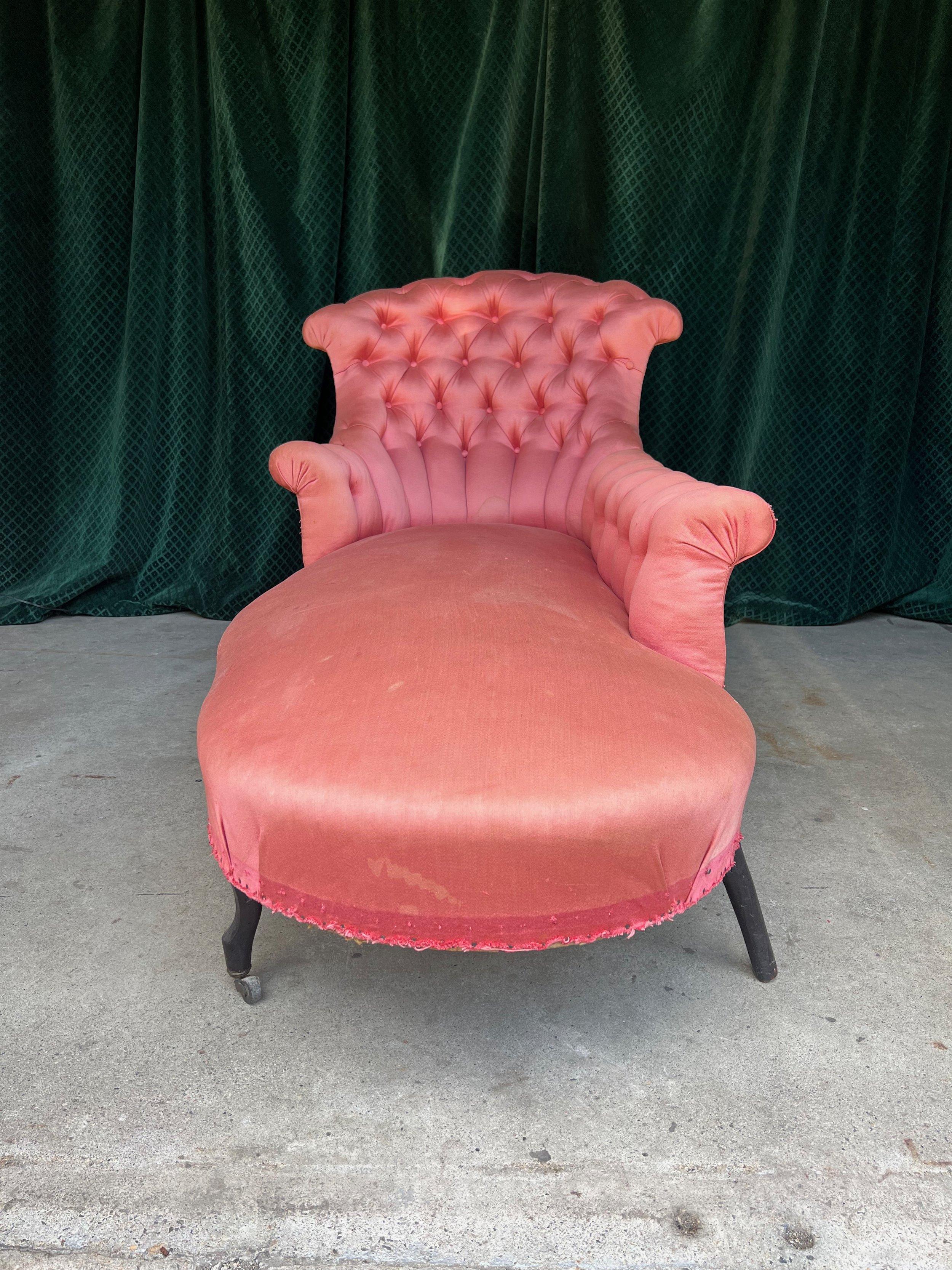 French Napoleon III Tufted Chaise Lounge 4