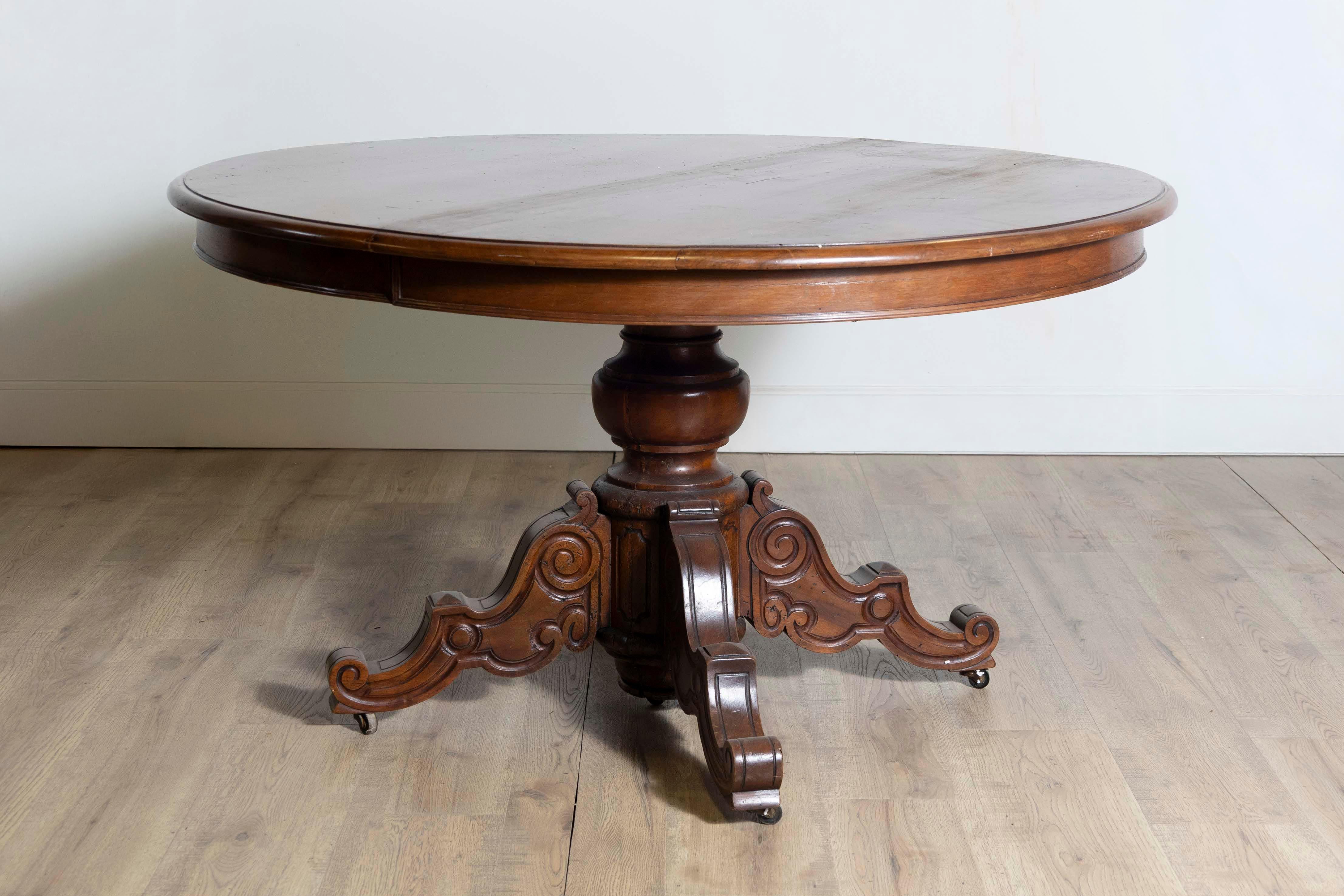 Napoleon III French Napoléon III Walnut Pedestal Table with Carved Feet from the 1850s For Sale