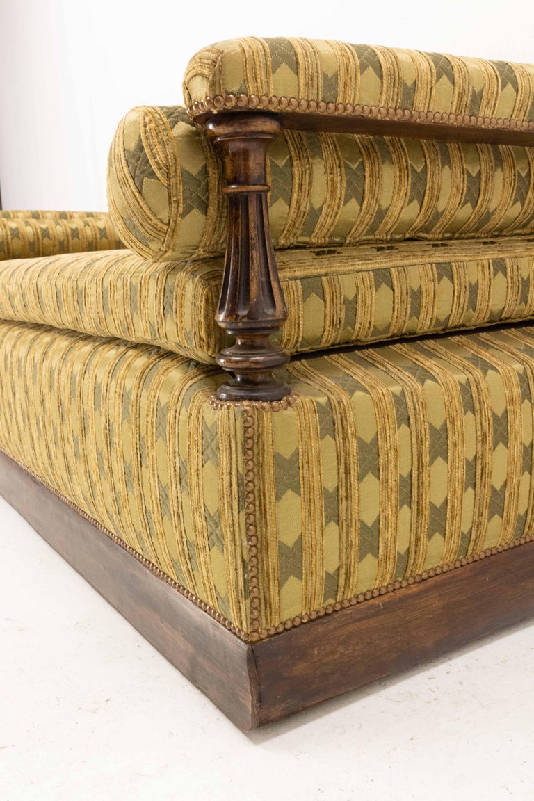 French Napoleon III Walnut Sofa Banquette French Late 19th Century For Sale 6