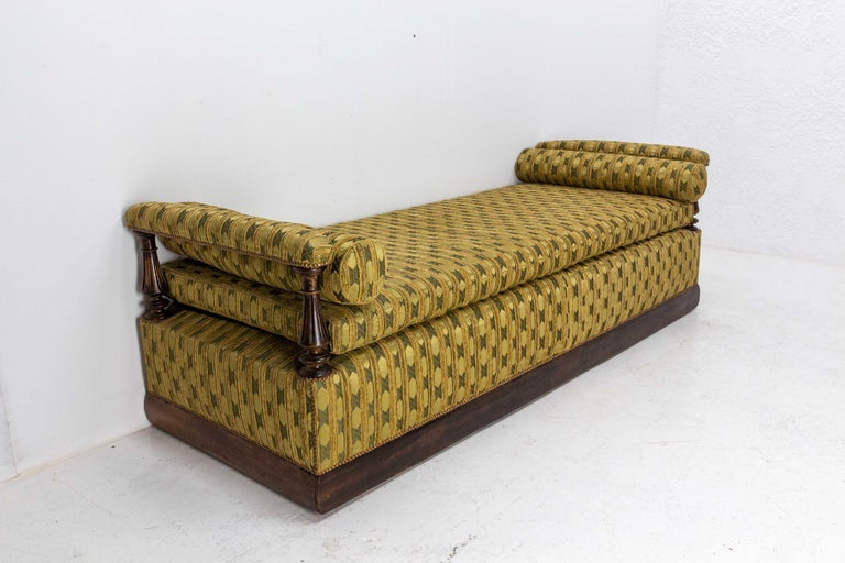 French Napoleon III Walnut Sofa Banquette French Late 19th Century For Sale 3
