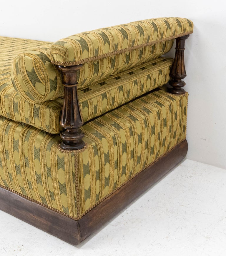 French Napoleon III Walnut Sofa Banquette French Late 19th Century For Sale 4