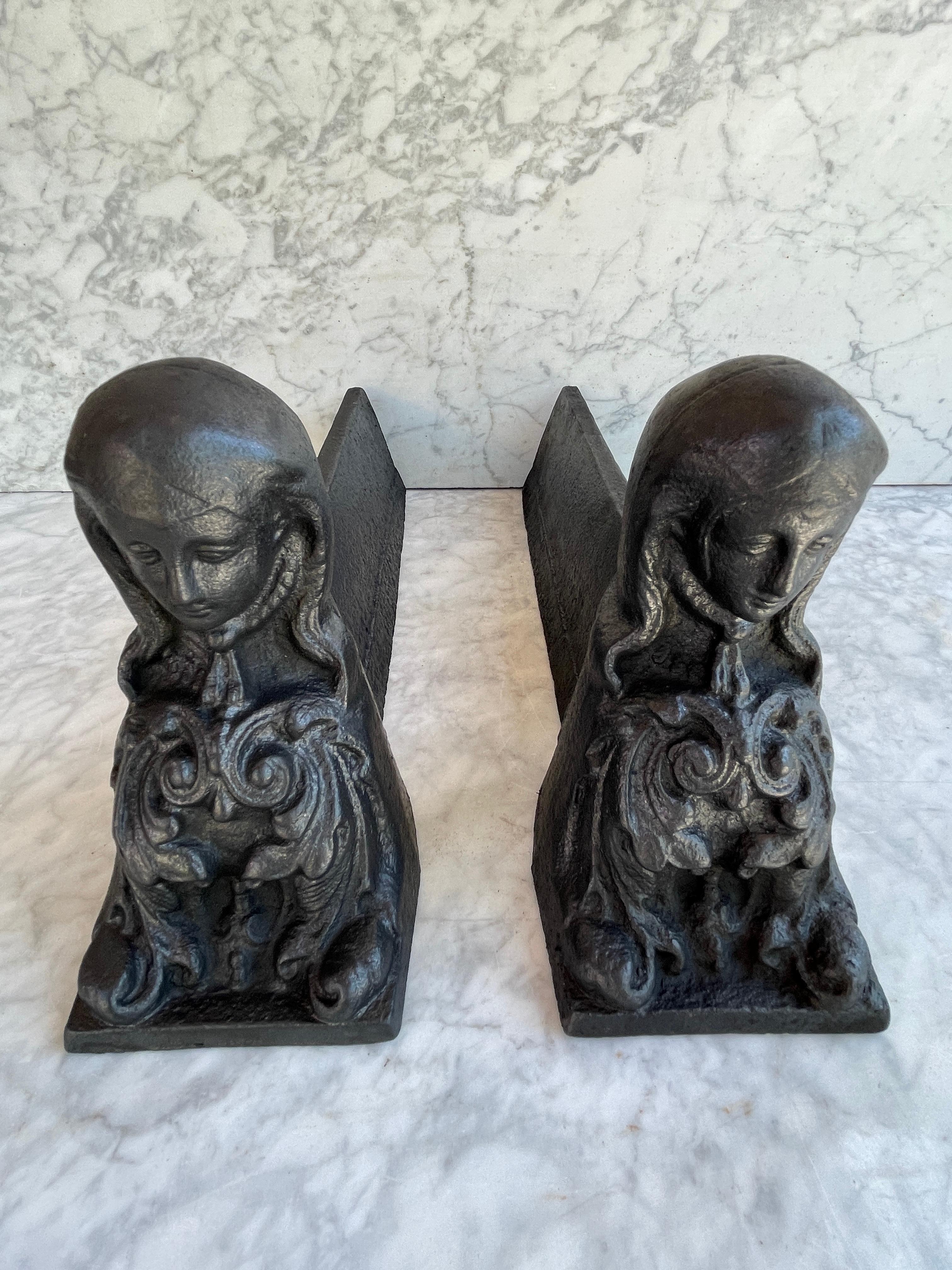 French Napoleon III 'Woman' andirons / firedogs, 19th century.
This pair is in really nice condition.