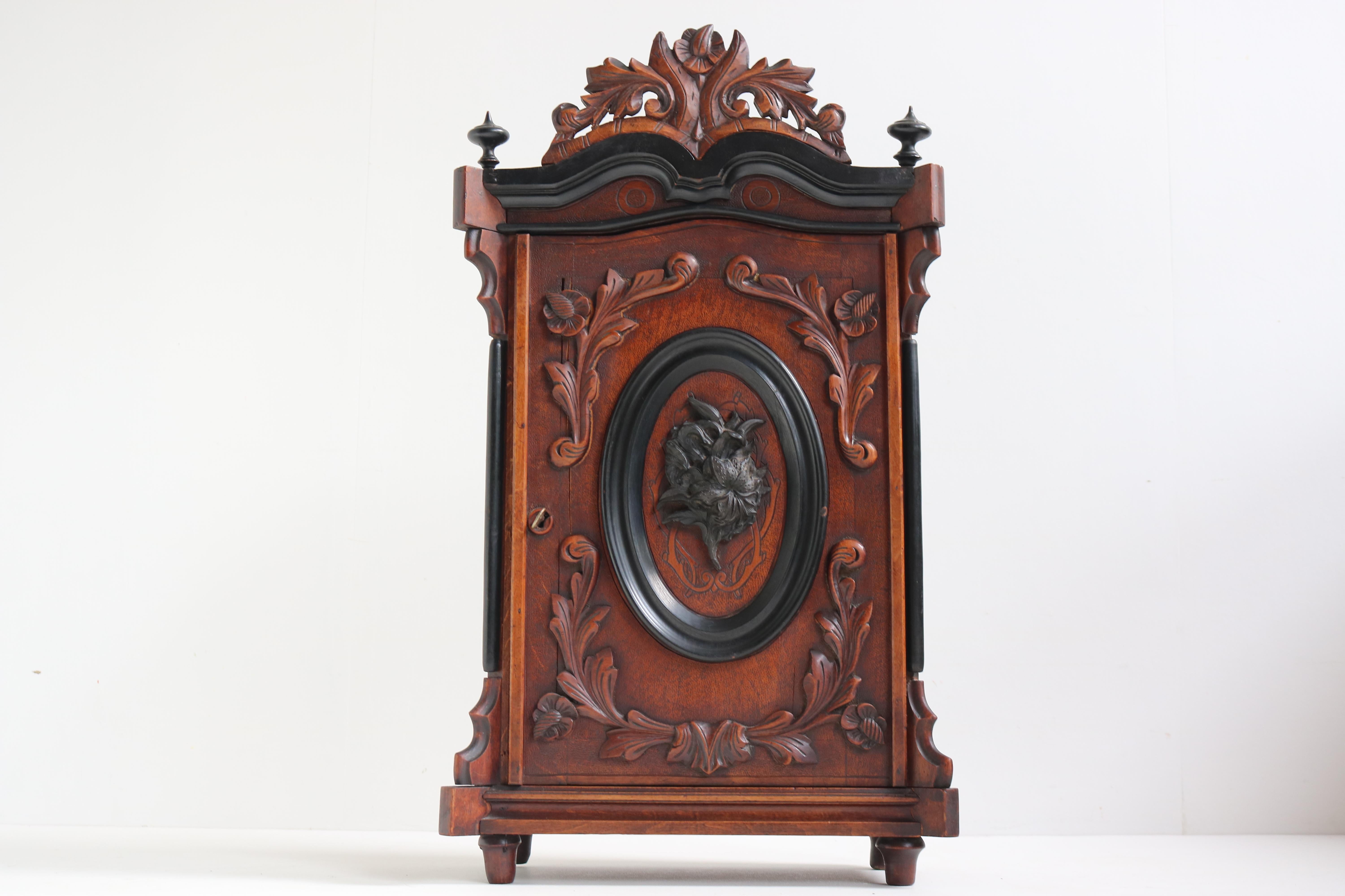 French Napoleon lll Tobacco / cigar humidor Wall cabinet / cabinet 19th century For Sale 6