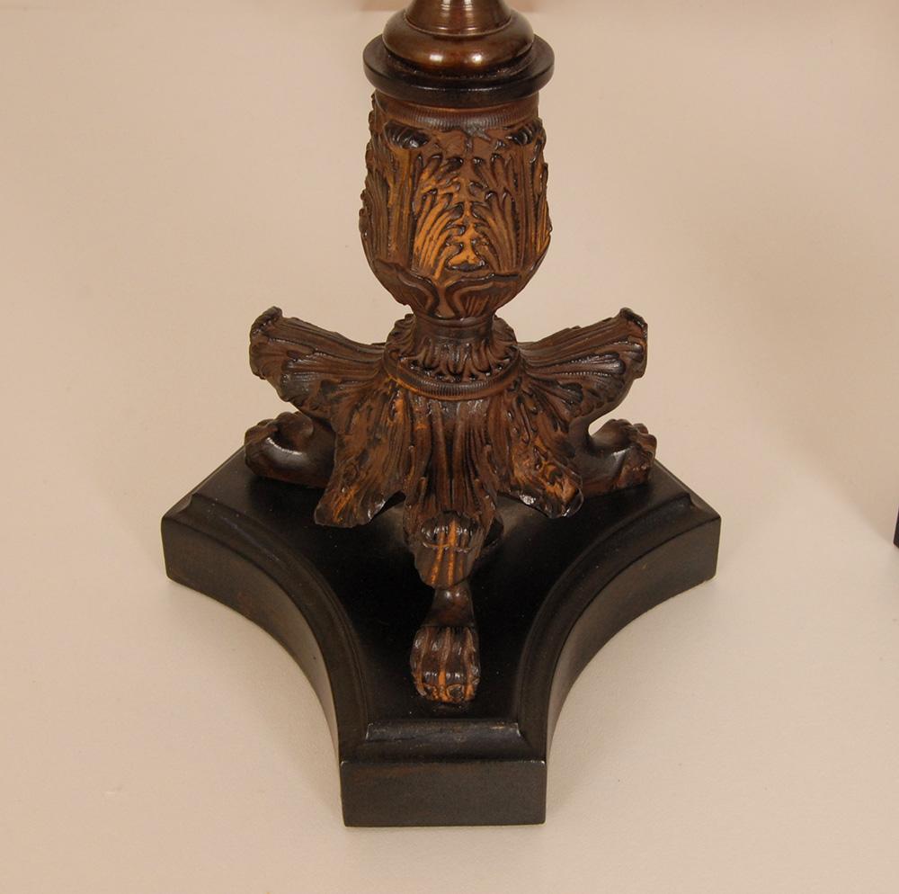 Lampade da tavolo impero francesi d'epoca con paralumi in tartan
Stile: Antico Vintage, Impero, Napoleonico, Tradizionale, Classico, Barocco, 
Design: Tradizionali lampade a colonna napoleoniche alla maniera di Chapman, Henredon,
Frederick Cooper,