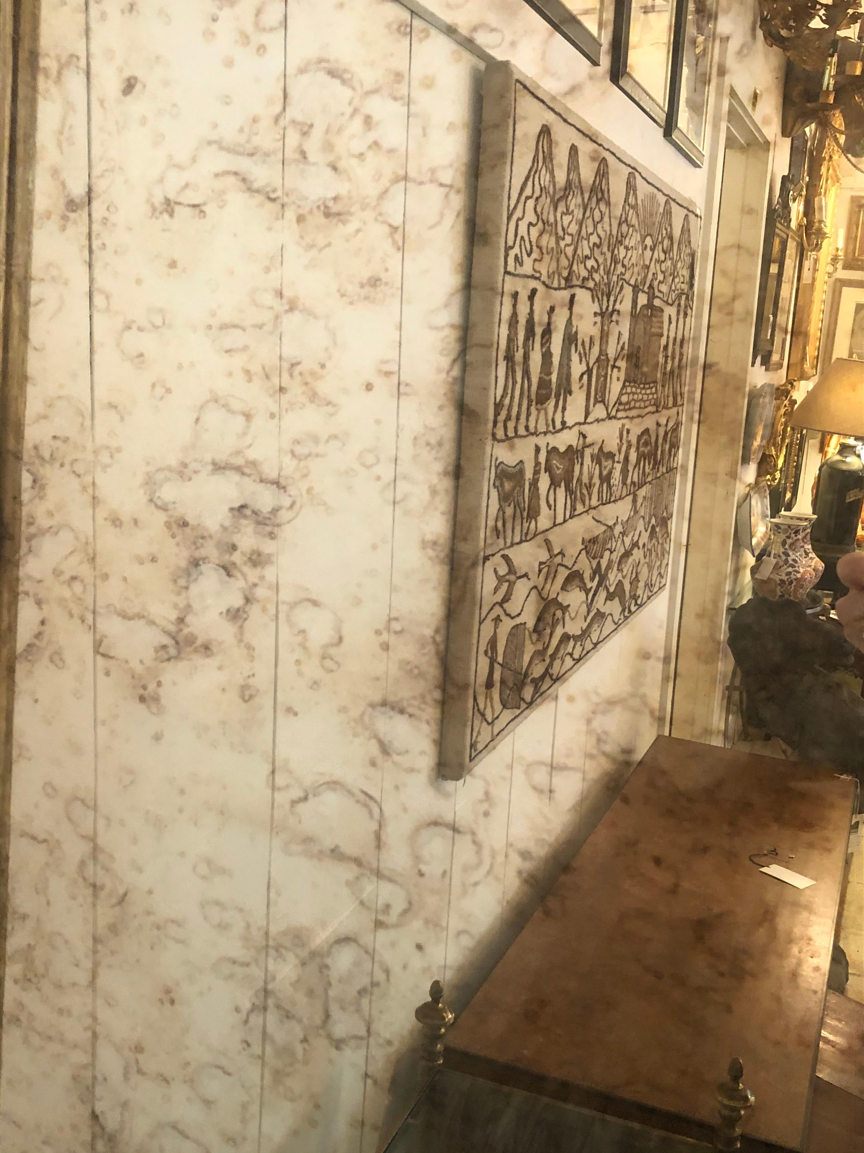 Französisch Natürliche geschnitzt Wood Aged Mirror im Zustand „Gut“ im Angebot in Hopewell, NJ