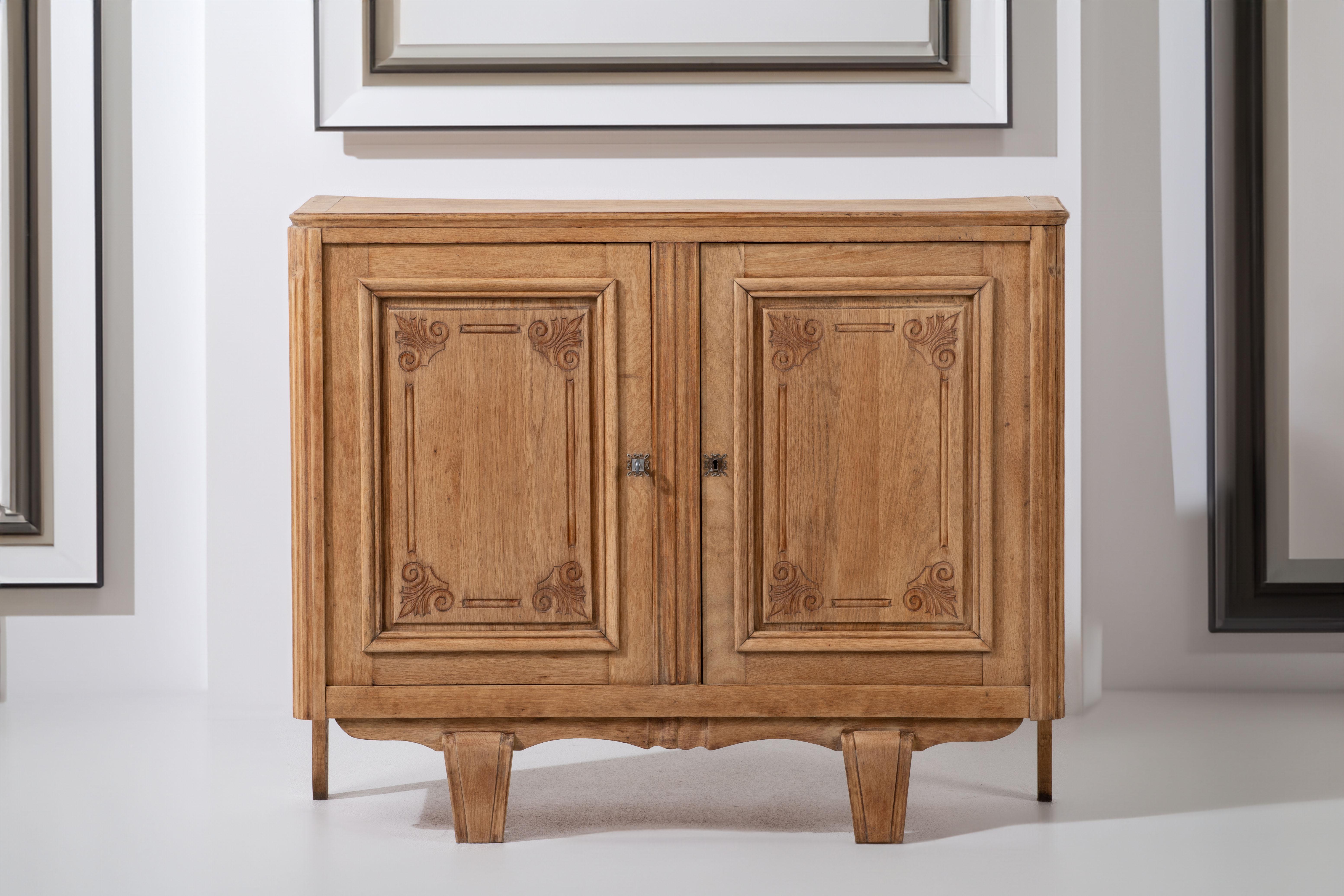 French Natural Oak Cabinet, 1940 For Sale 5