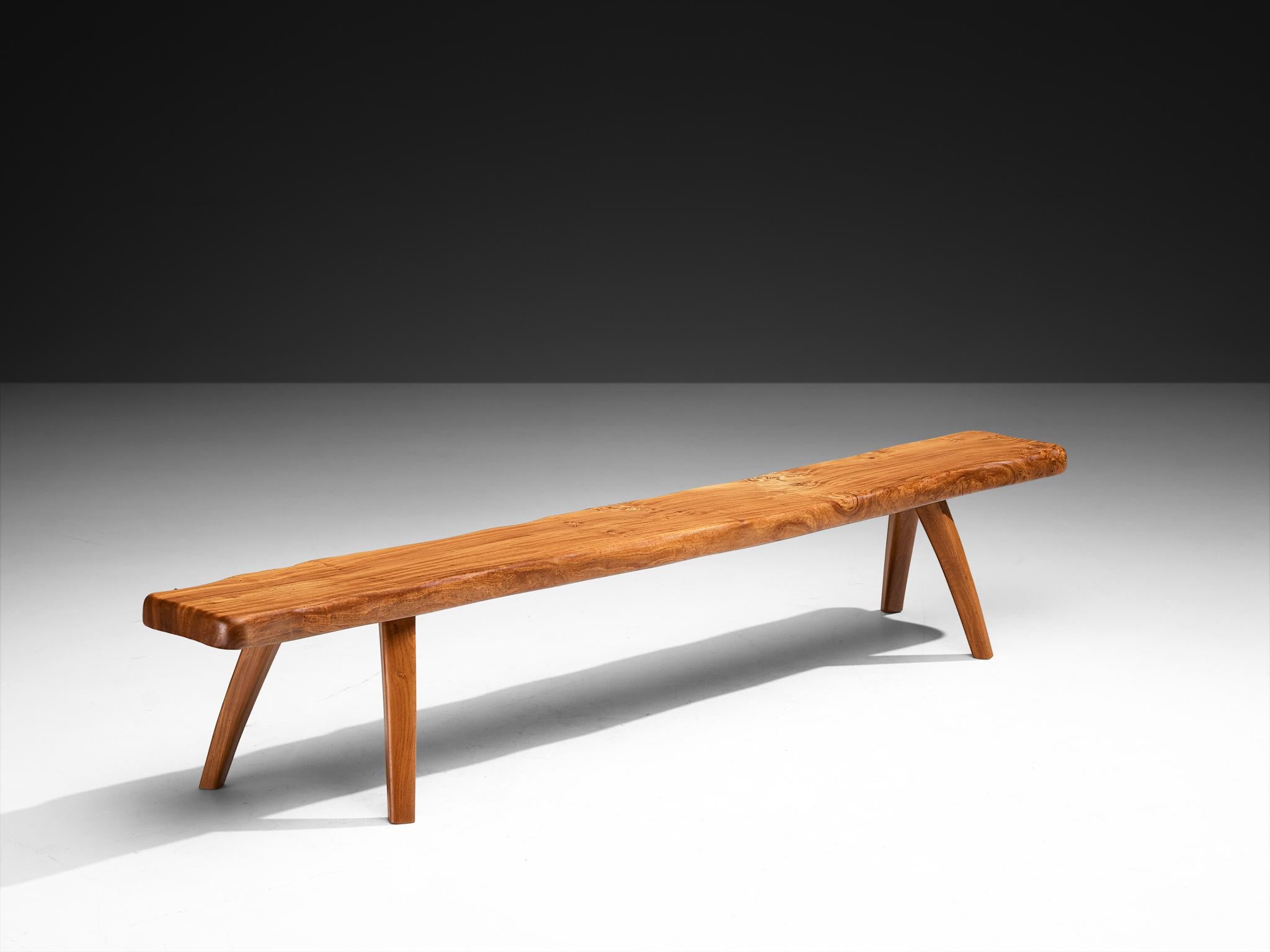 Fine XX secolo Panche naturalistiche francesi a forma libera in olmo massiccio in vendita