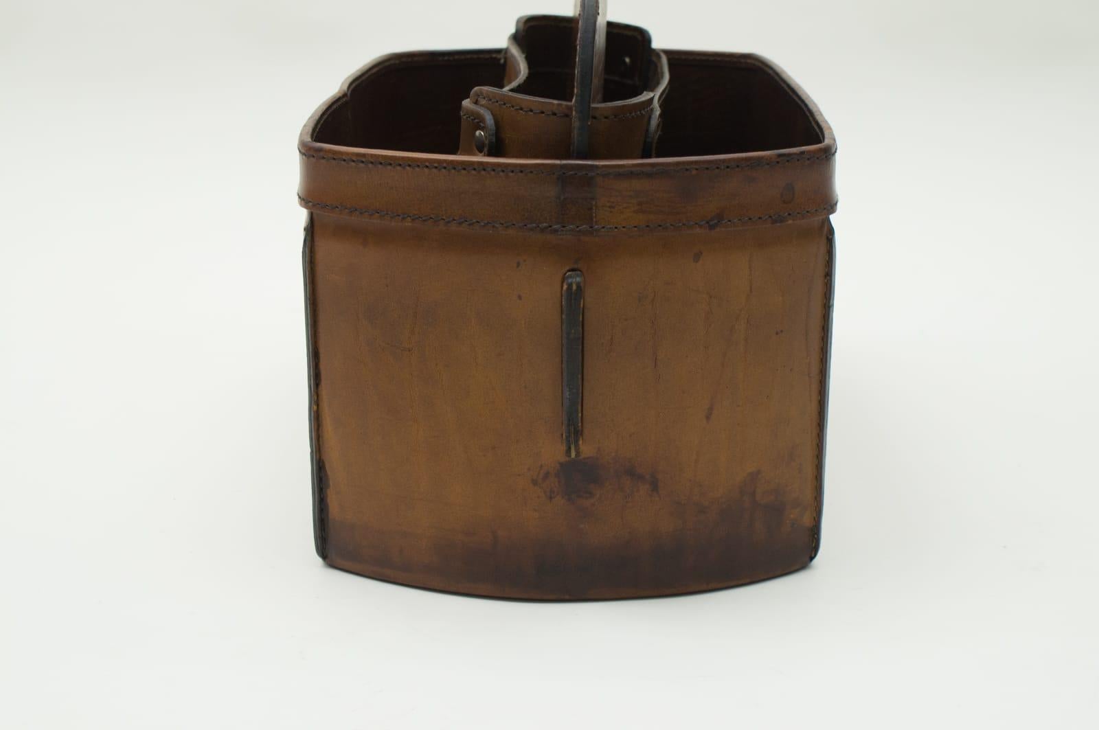French Neck Leather Magazine Holder in the Style of Jacques Adnet, 1960s For Sale 4