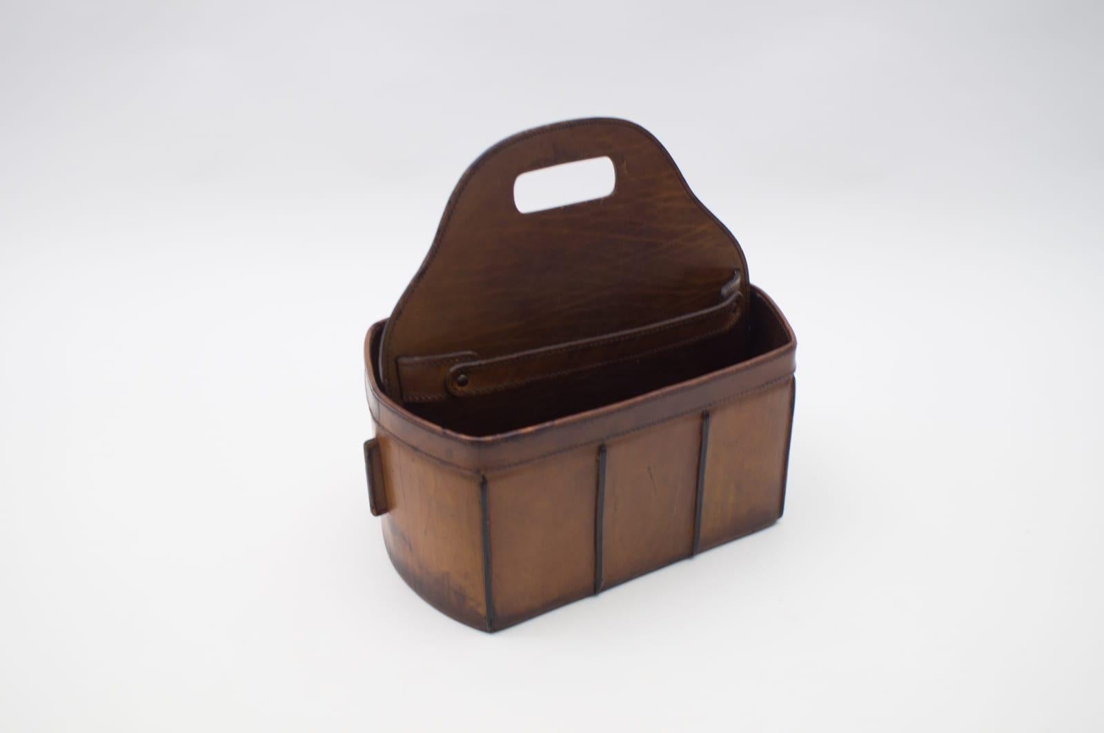 Mid-20th Century French Neck Leather Magazine Holder in the Style of Jacques Adnet, 1960s For Sale