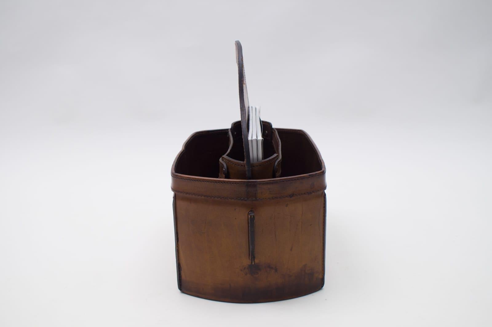 French Neck Leather Magazine Holder in the Style of Jacques Adnet, 1960s For Sale 3