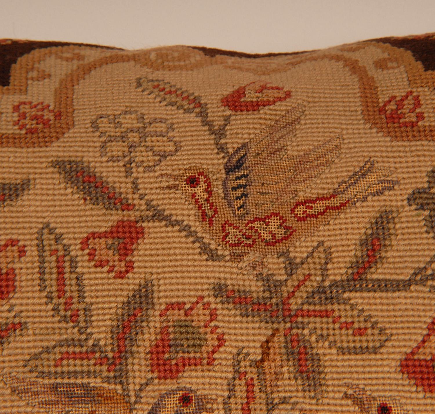 Französische Nadelspitze-Überwurf-Kissen, Tieren, Kissen, Metallic-Fäden, Cannetille, Gold (19. Jahrhundert) im Angebot