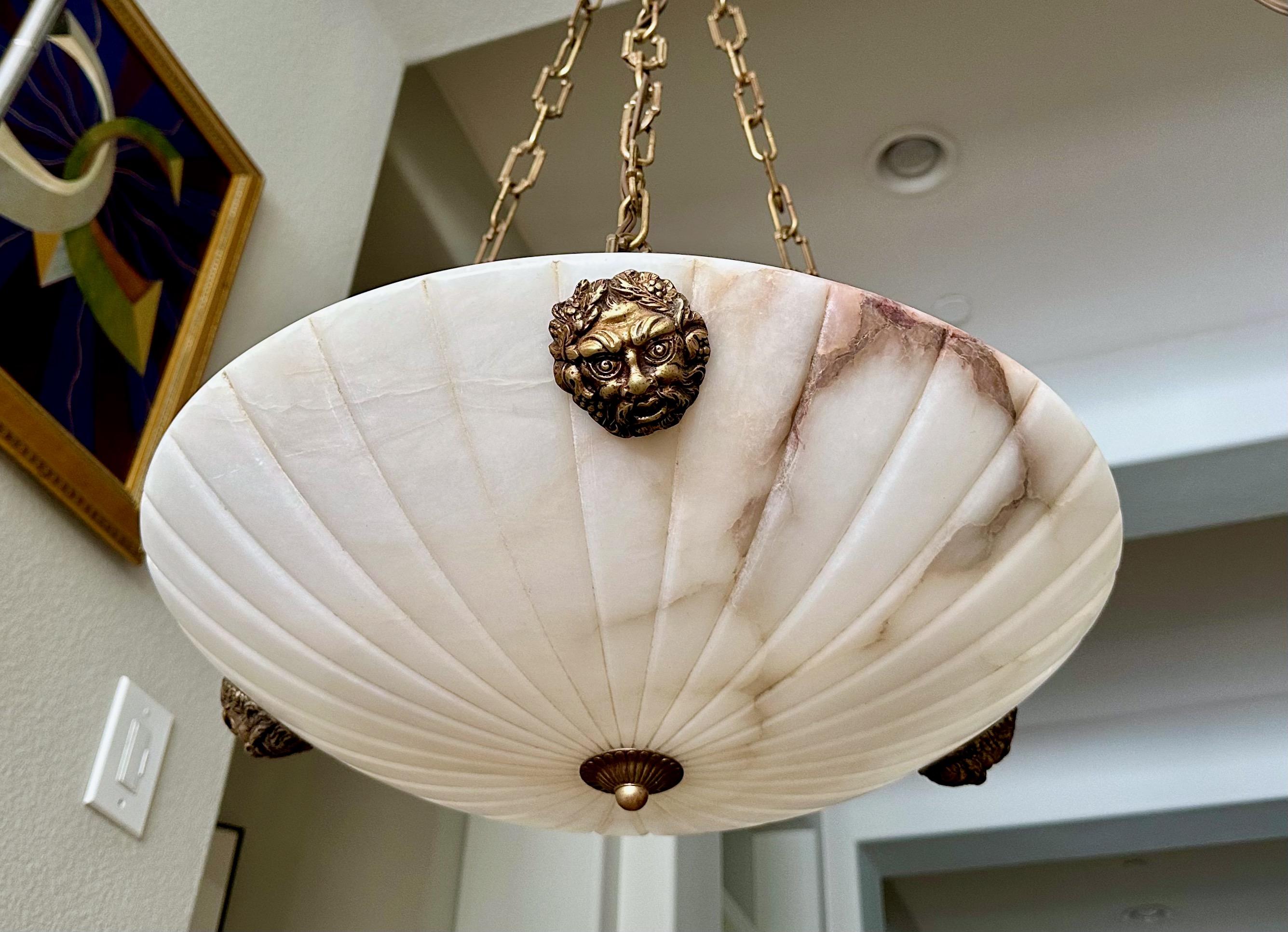 French Neo-Classic Style Alabaster Pendant Chandelier in vendita 4