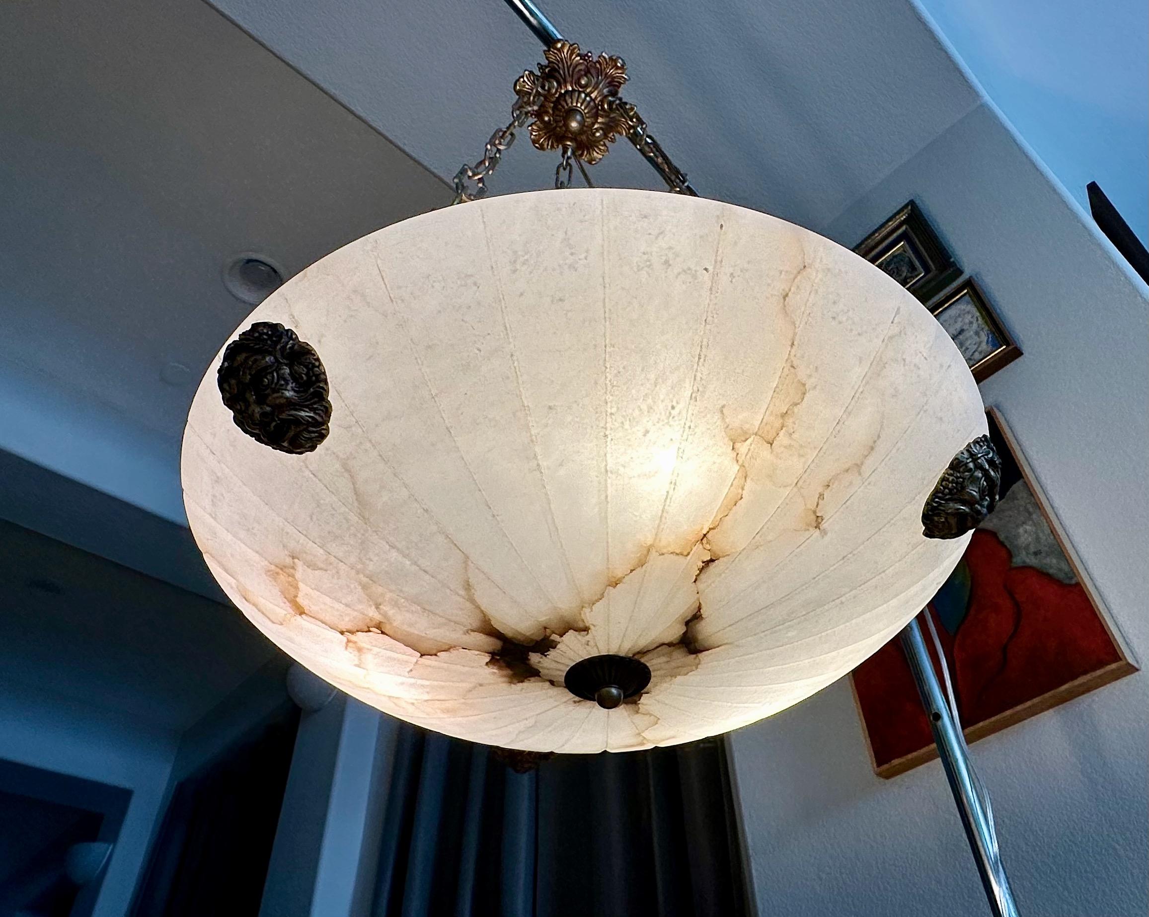French Neo-Classic Style Alabaster Pendant Chandelier in vendita 5