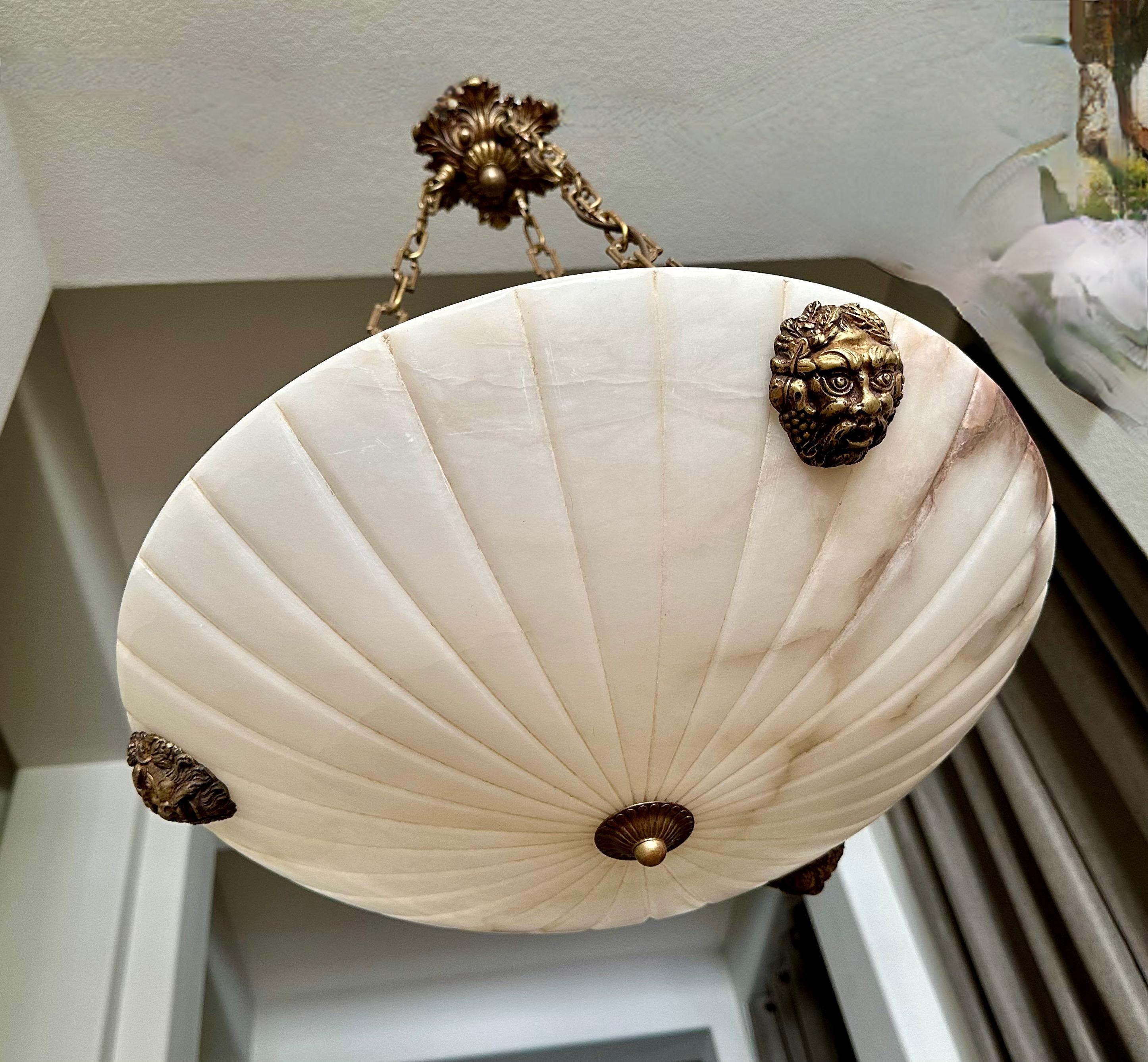 French Neo-Classic Style Alabaster Pendant Chandelier In condizioni buone in vendita a Palm Springs, CA