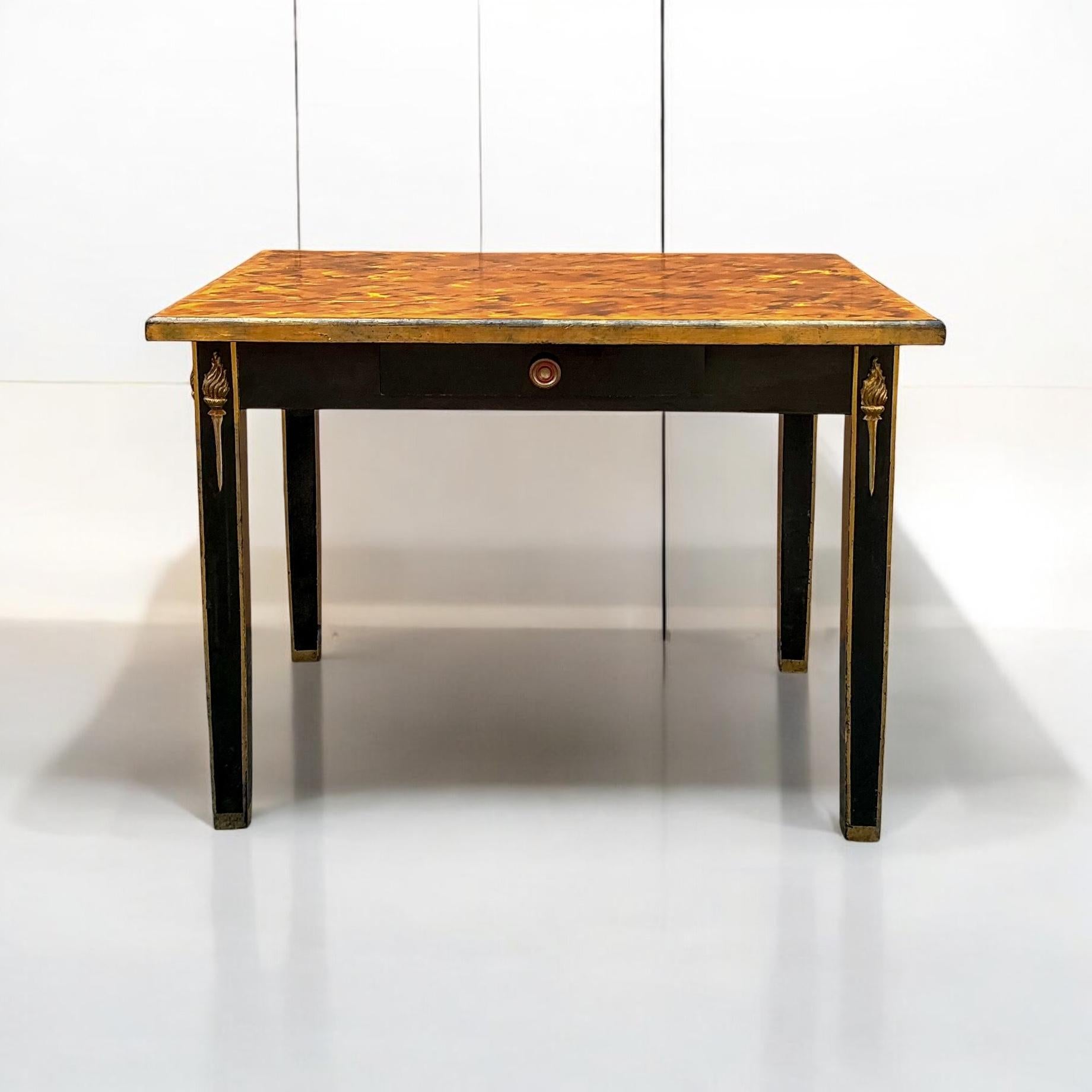 Französischer neoklassischer Tisch / Schreibtisch / Center in schwarzem Lack und Schildpattfarbe im Angebot 1