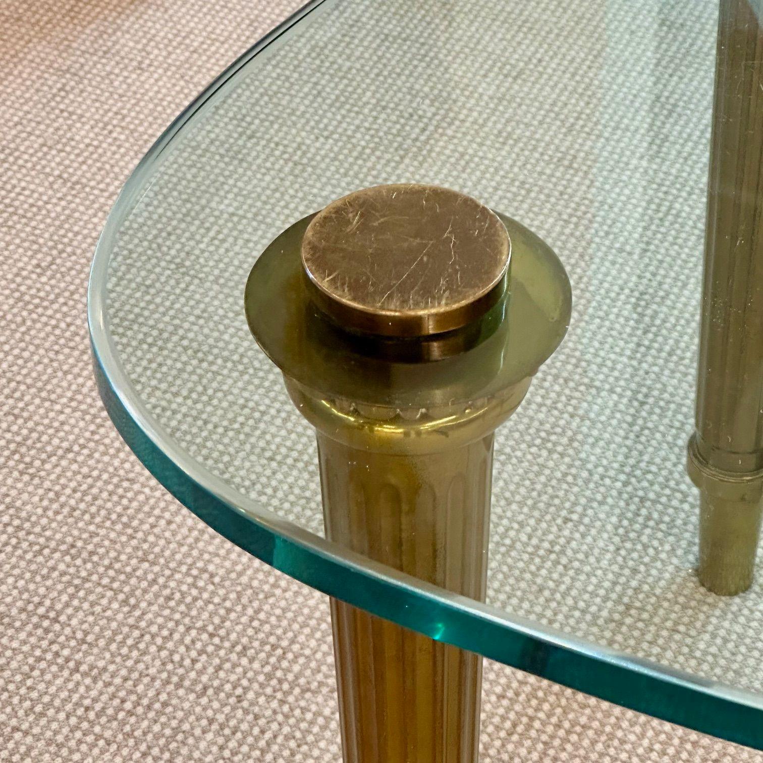 Table basse néoclassique française avec plateau en verre, style PE Guerin, mi-siècle moderne Bon état - En vente à Manhasset, NY