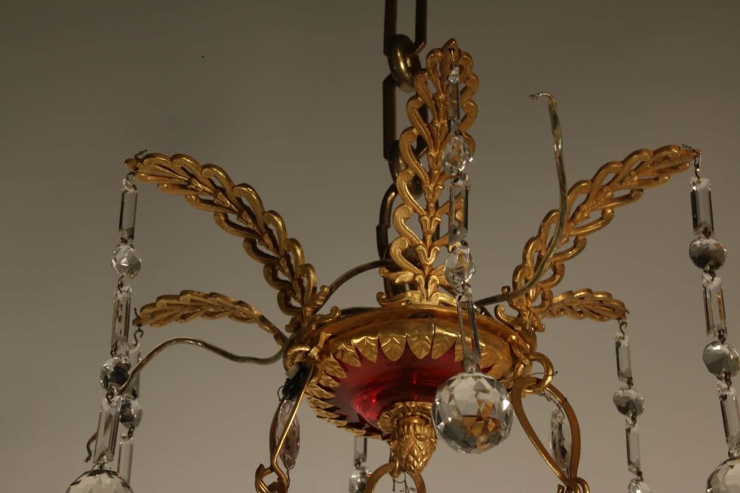 French Neoclassical Style Gilt Bronze and Ruby Glass Chandelier In Good Condition For Sale In Montreal, QC
