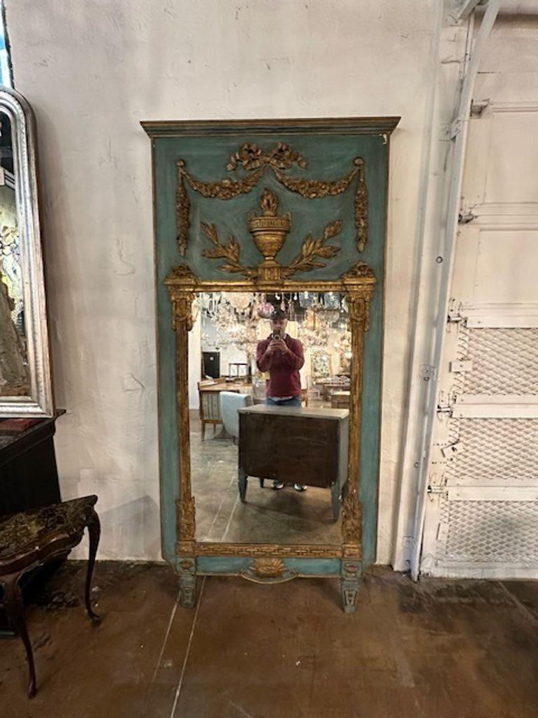 French Neo-Classical Trumeau Mirror In Good Condition For Sale In Dallas, TX