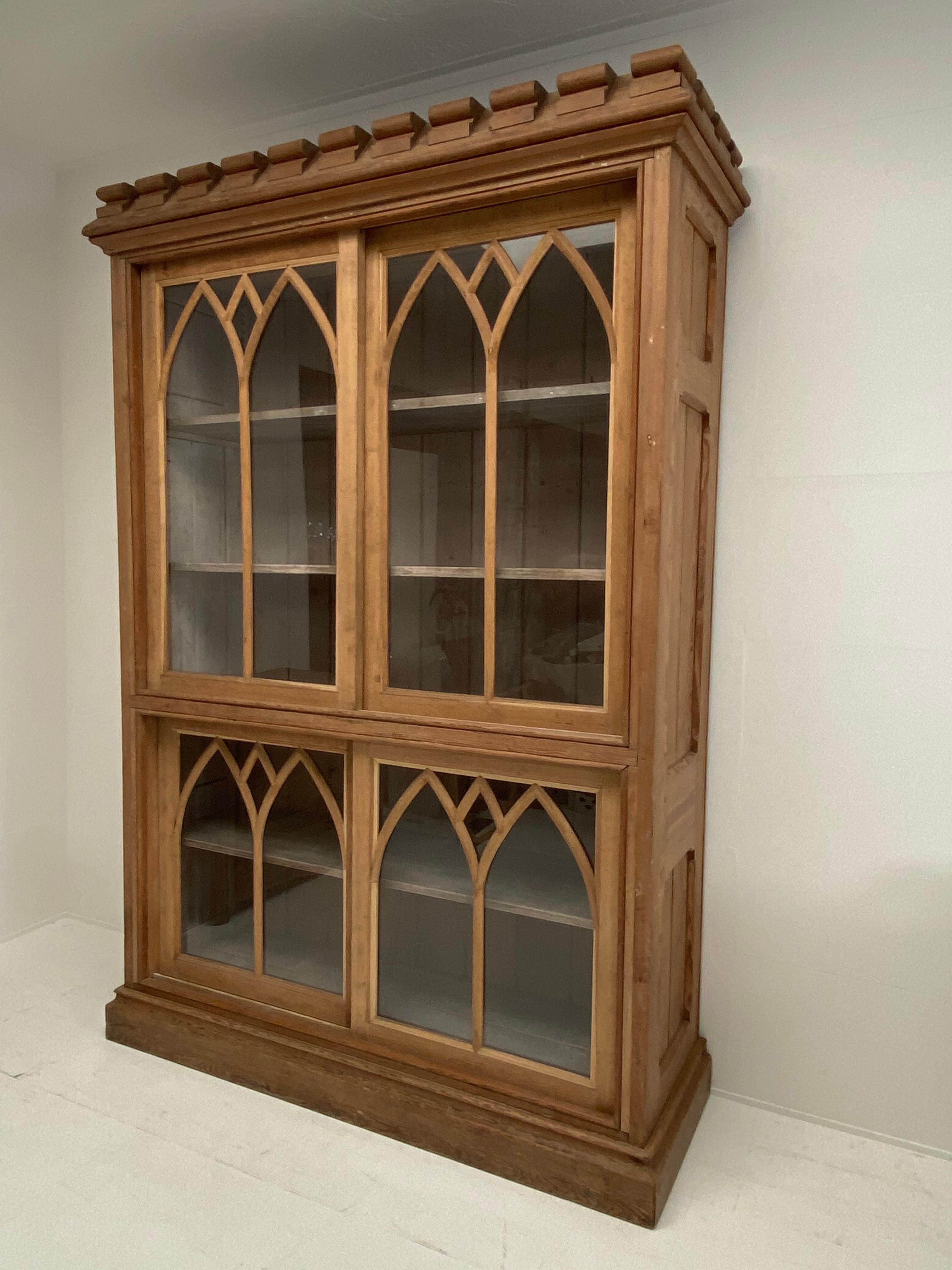 Brutalist Antique French Neo Gothic Cupboard In Good Condition For Sale In Schellebelle, BE