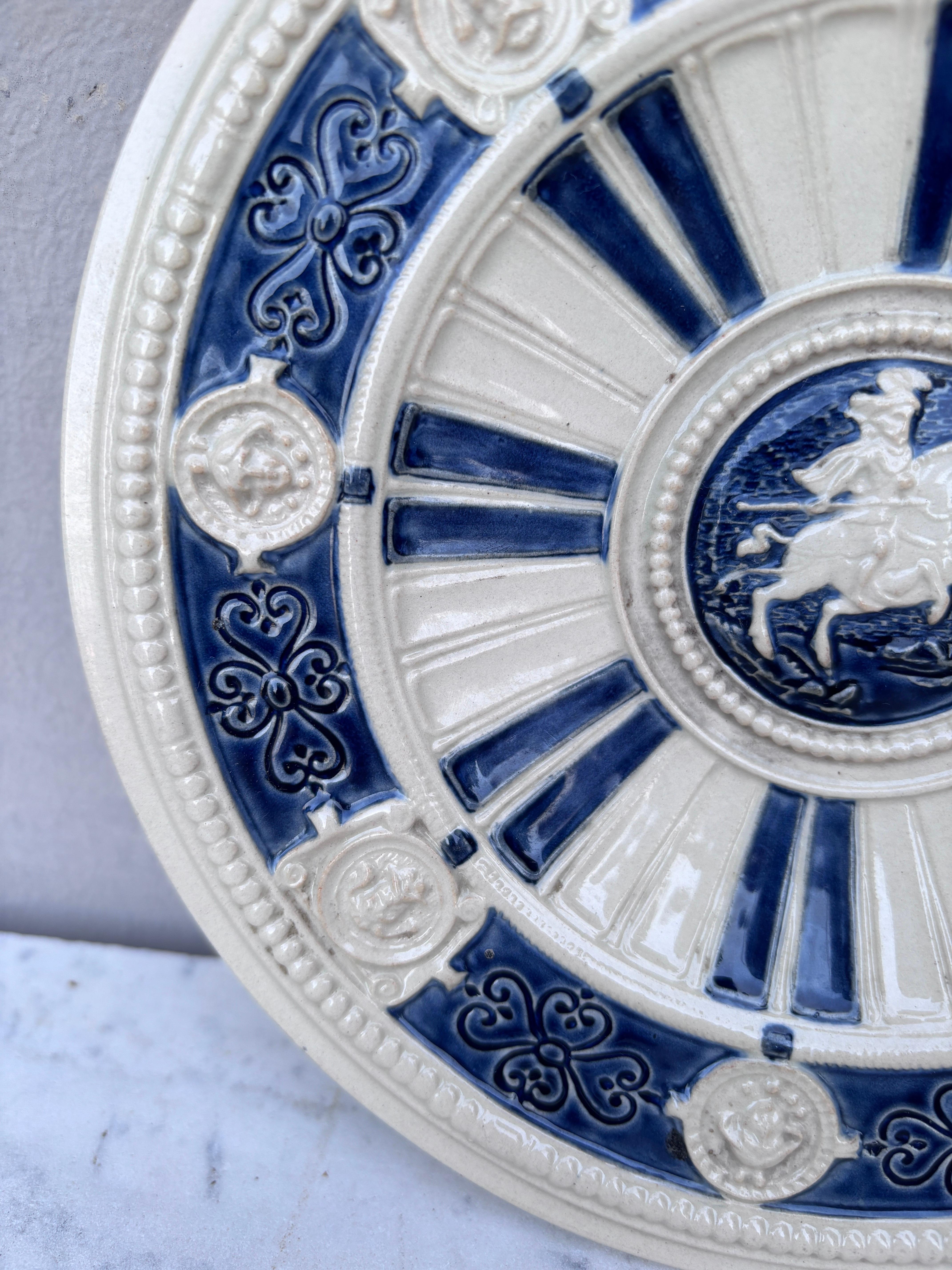 Francese Piatto in maiolica neorinascimentale francese del 1890 circa in vendita