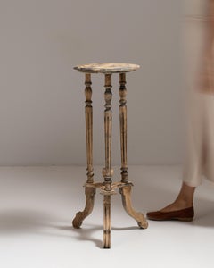 Französischer Sockeltisch im Stil der Neorenaissance, verwittertes Holz, Design aus den 1900er Jahren