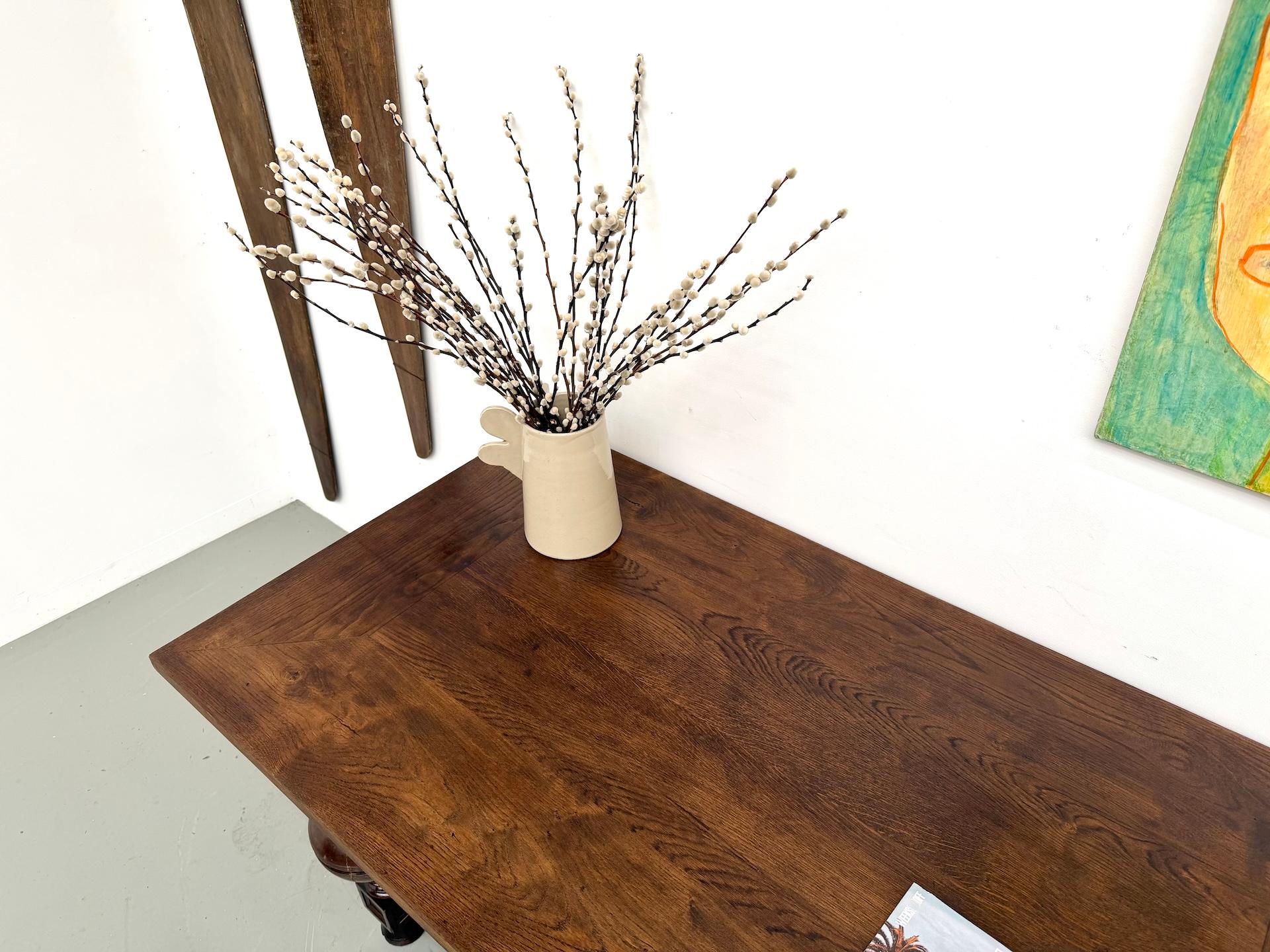 French neo-Renaissance solid oak desk, circa 1900. For Sale 1