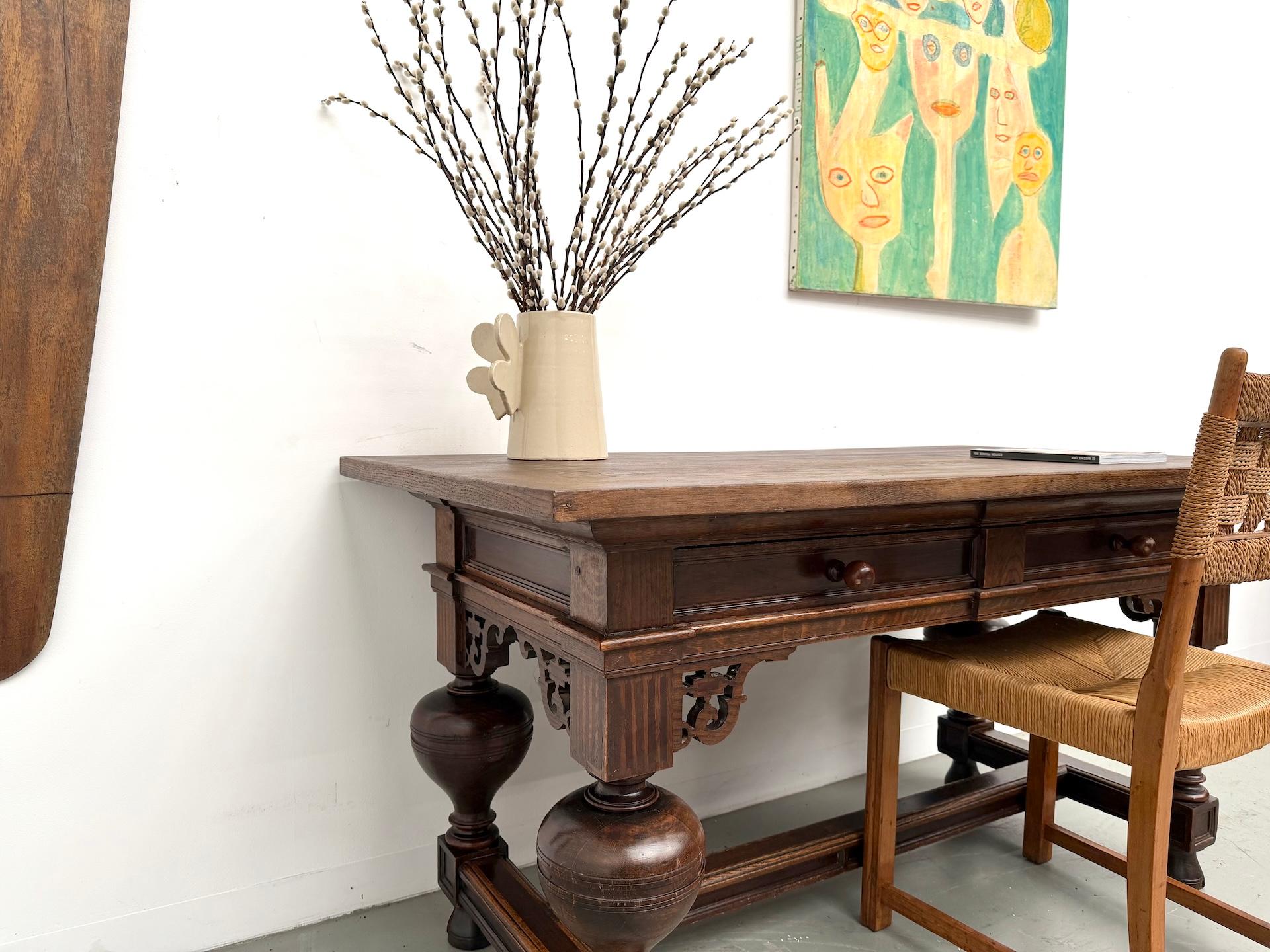 French neo-Renaissance solid oak desk, circa 1900. For Sale 2