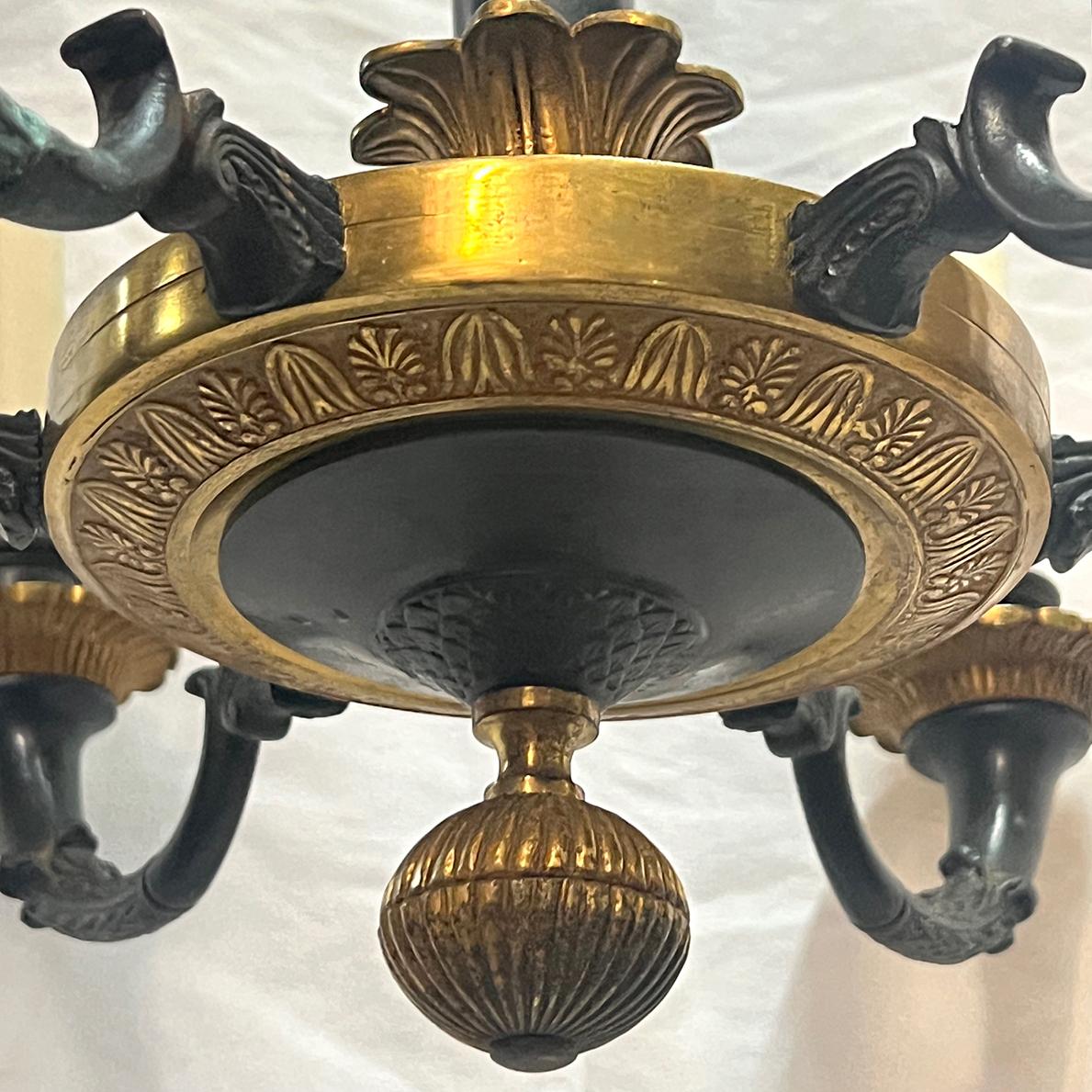 Lustre néoclassique français Bon état - En vente à New York, NY