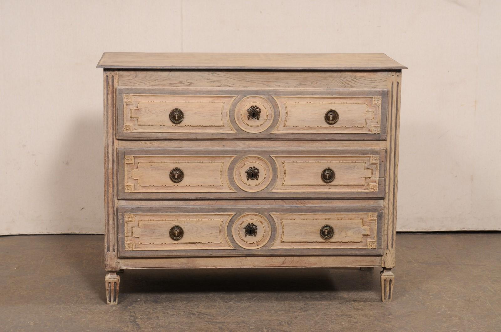 Commode neoclassica francese con dettagli ben curati, XIX sec. in vendita 6