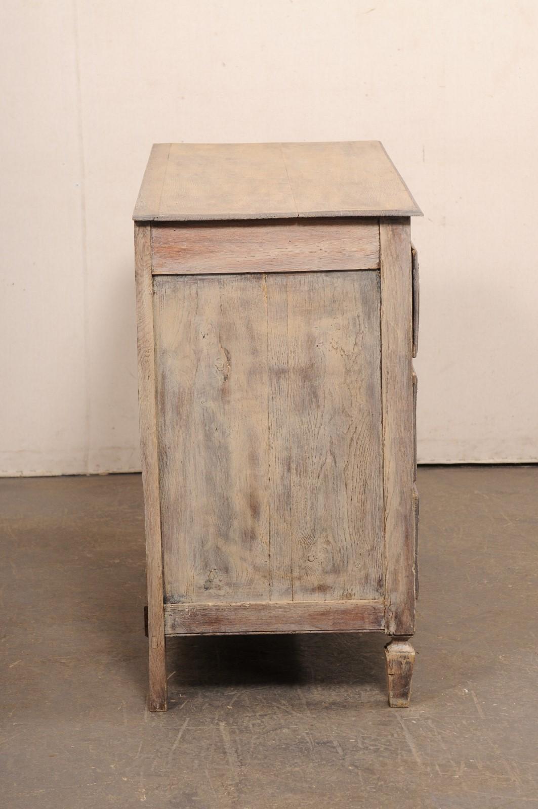 Legno Commode neoclassica francese con dettagli ben curati, XIX sec. in vendita