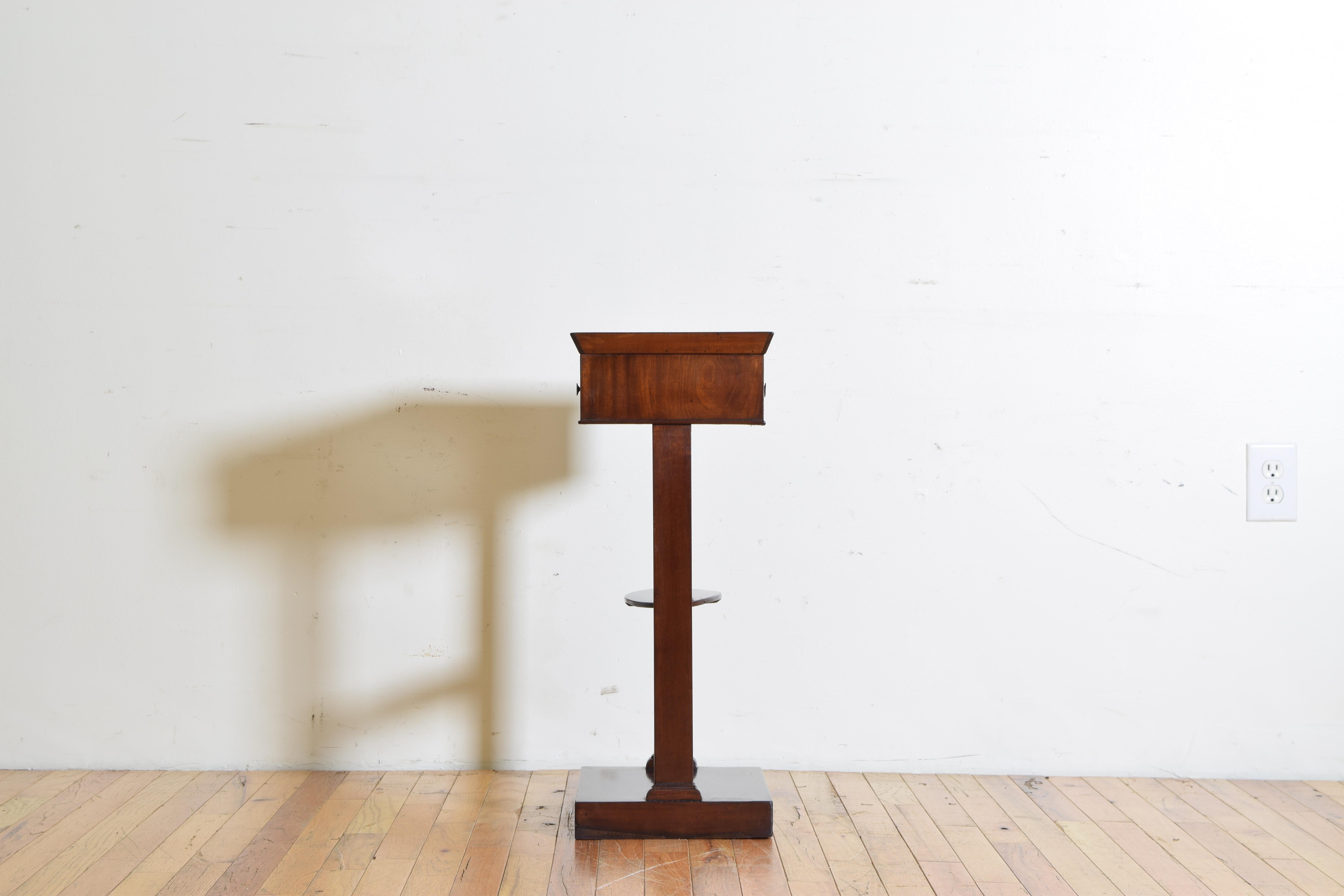 Mid-19th Century French Neoclassic Mahogany Tray Top 1-Drawer Side Table