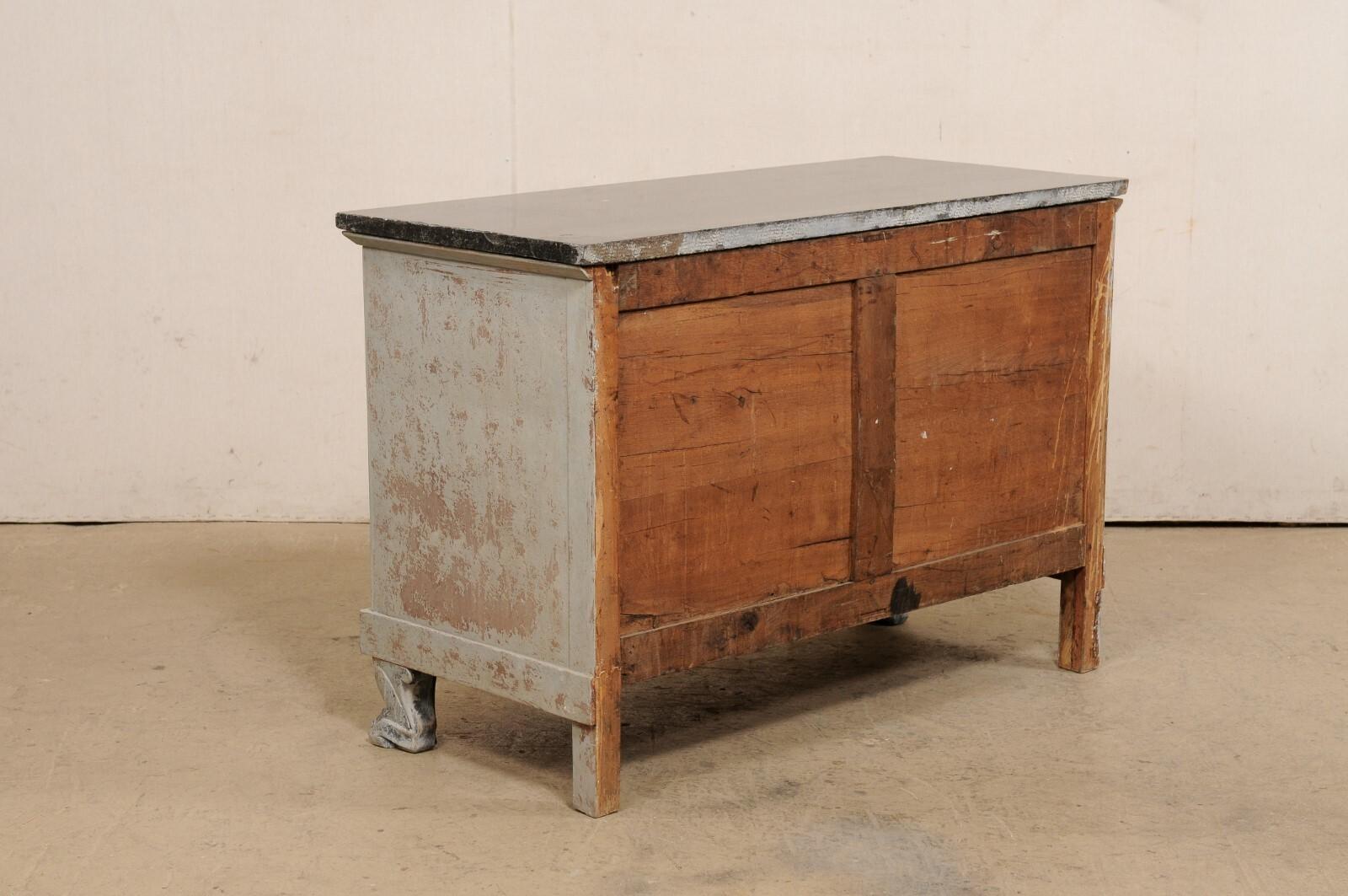 Cassapanca neoclassica francese con piano in marmo e piedi a zampa, XIX sec. in vendita 3
