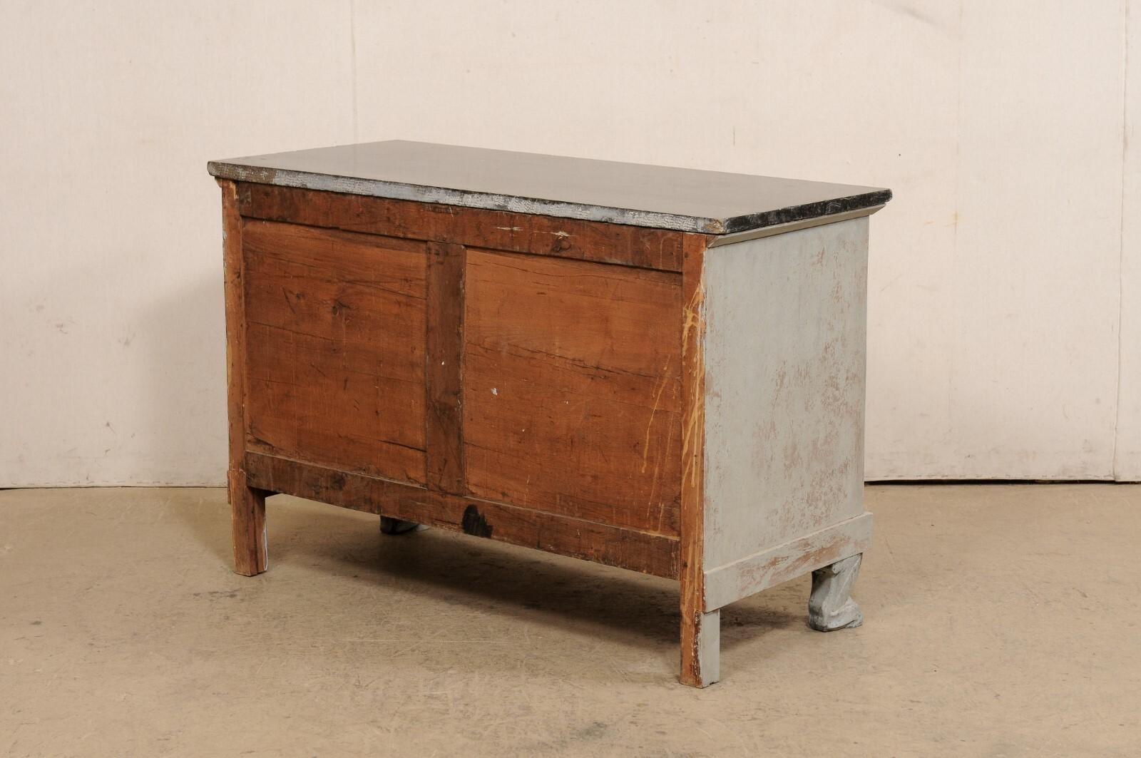 Legno Cassapanca neoclassica francese con piano in marmo e piedi a zampa, XIX sec. in vendita