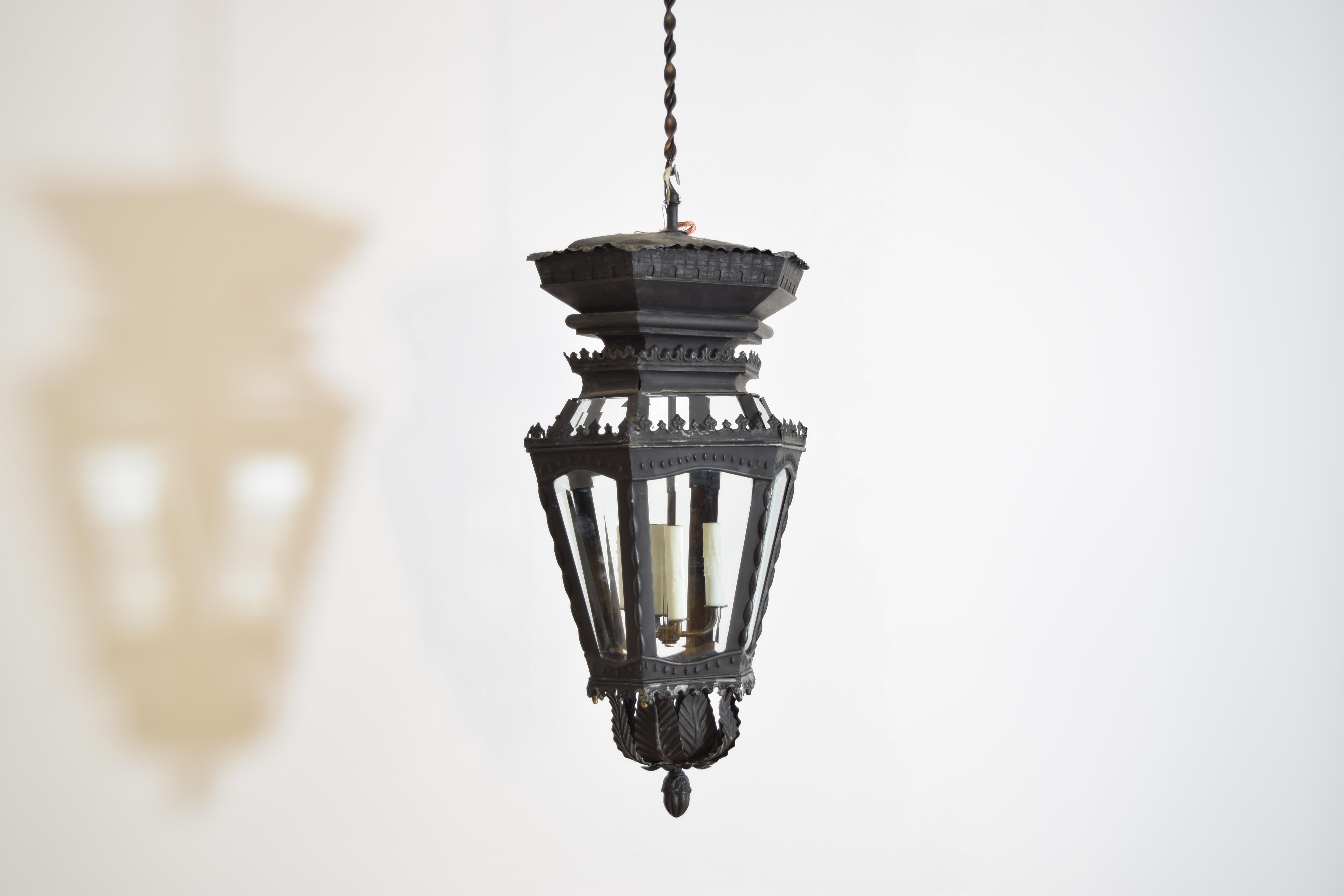 Neoclassical Revival French Neoclassic Painted Tole Hexagonal Lantern, first quarter 20th century For Sale