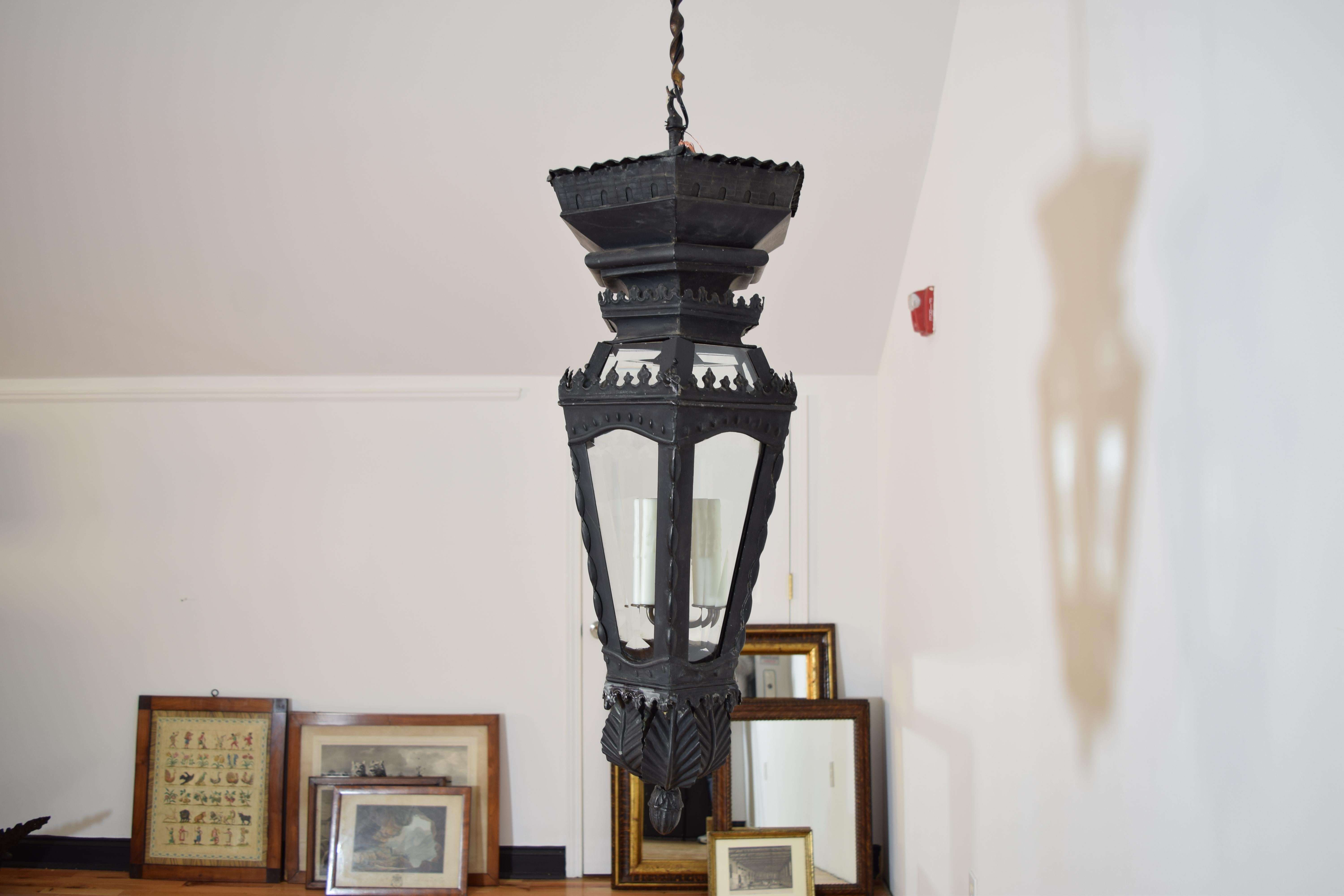 20th Century French Neoclassic Painted Tole Hexagonal Lantern, first quarter 20th century For Sale