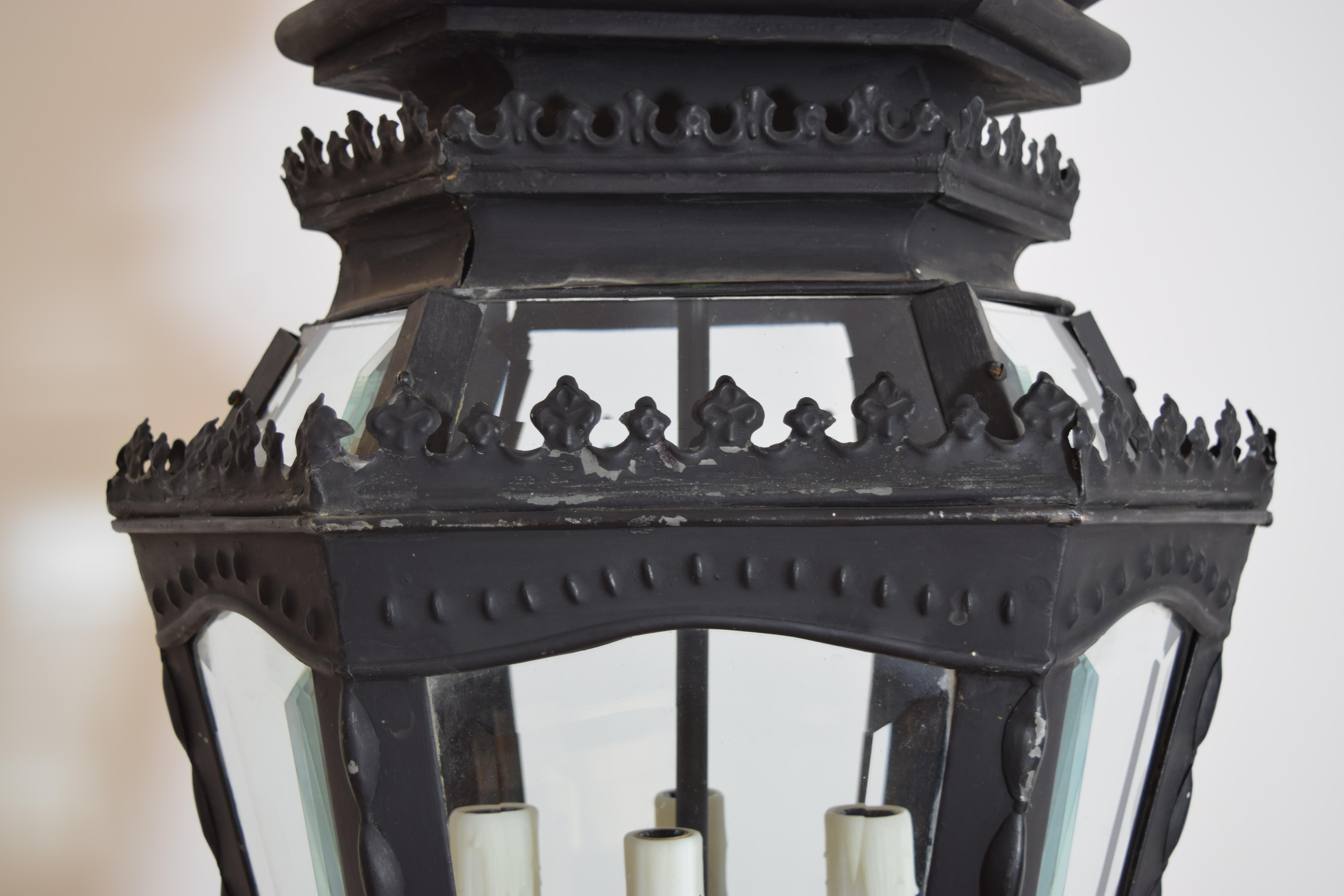 French Neoclassic Painted Tole Hexagonal Lantern, first quarter 20th century For Sale 2