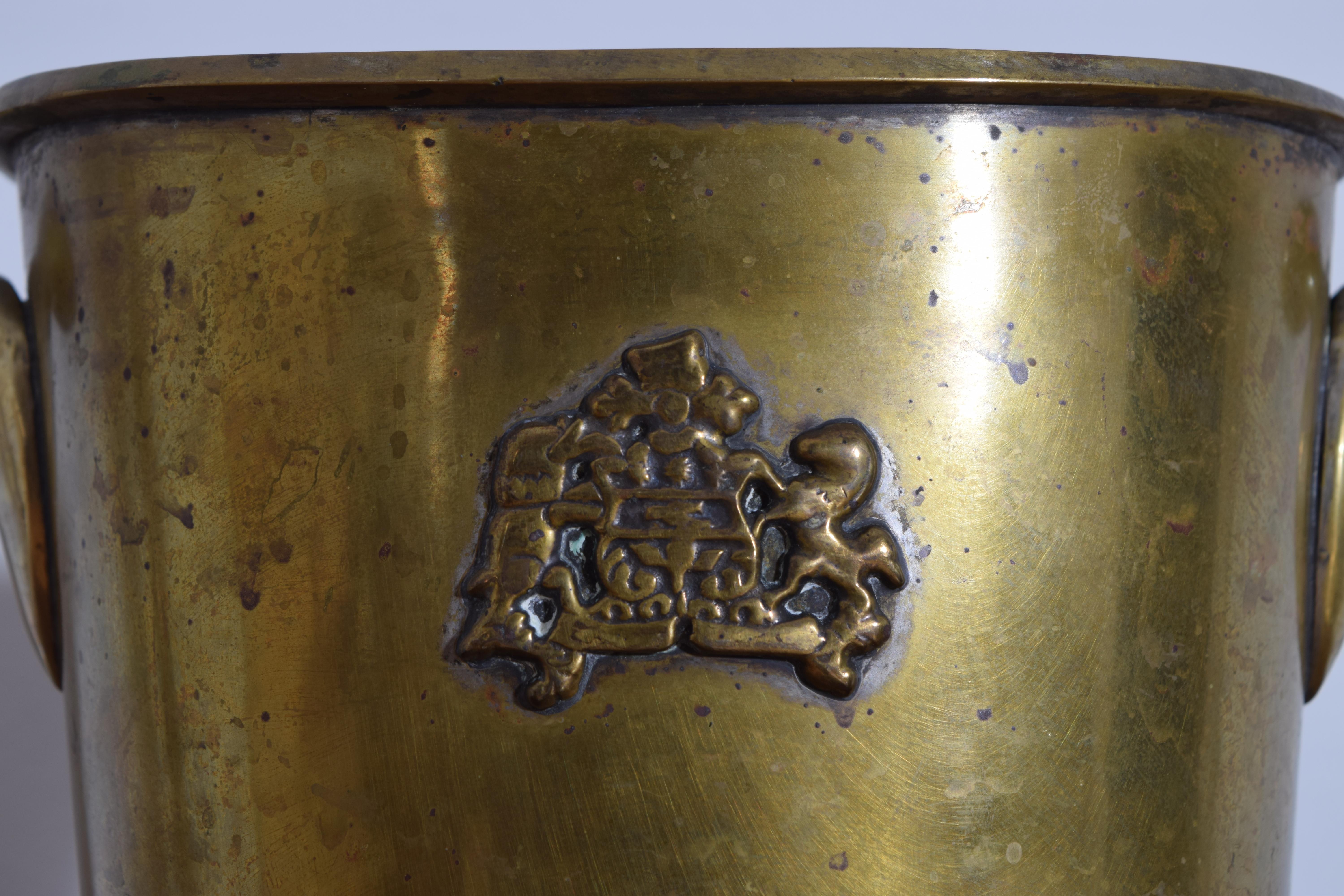 French Neoclassic Patinated Brass Handled Ice Bucket, mid 19th century For Sale 1