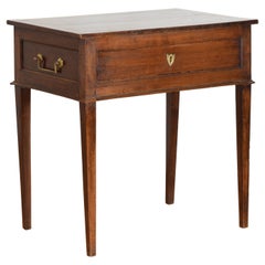 Tavolo da toilette neoclassico francese in noce con piano incernierato e maniglie in ottone, 1825 ca.