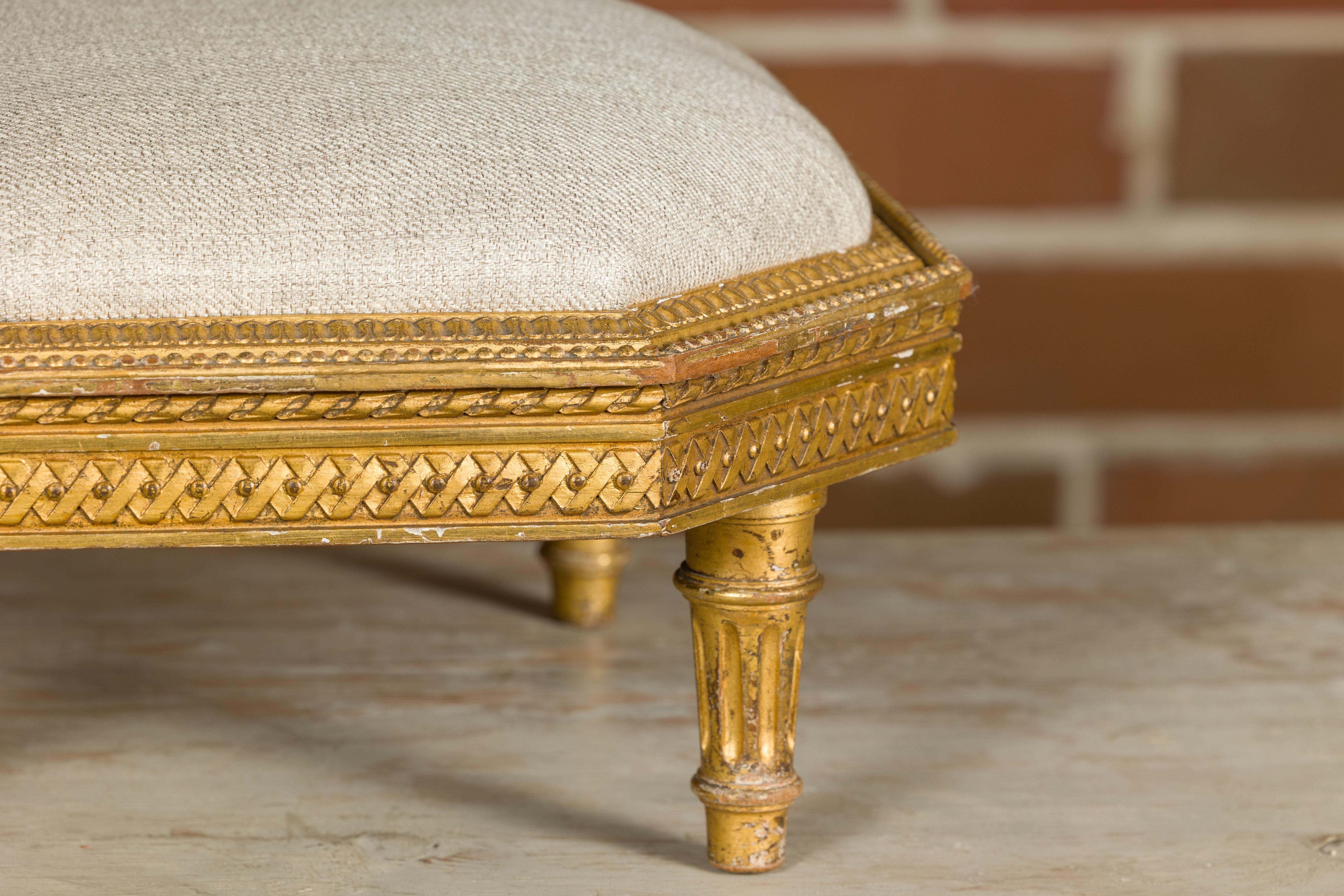 French Neoclassical 19th Century Carved Giltwood Footstool with Linen Upholstery For Sale 5