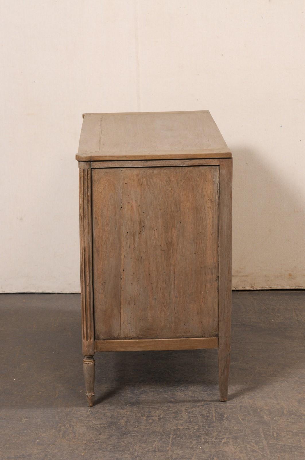 Commode francese neoclassica a 3 cassetti, XIX secolo in vendita 4