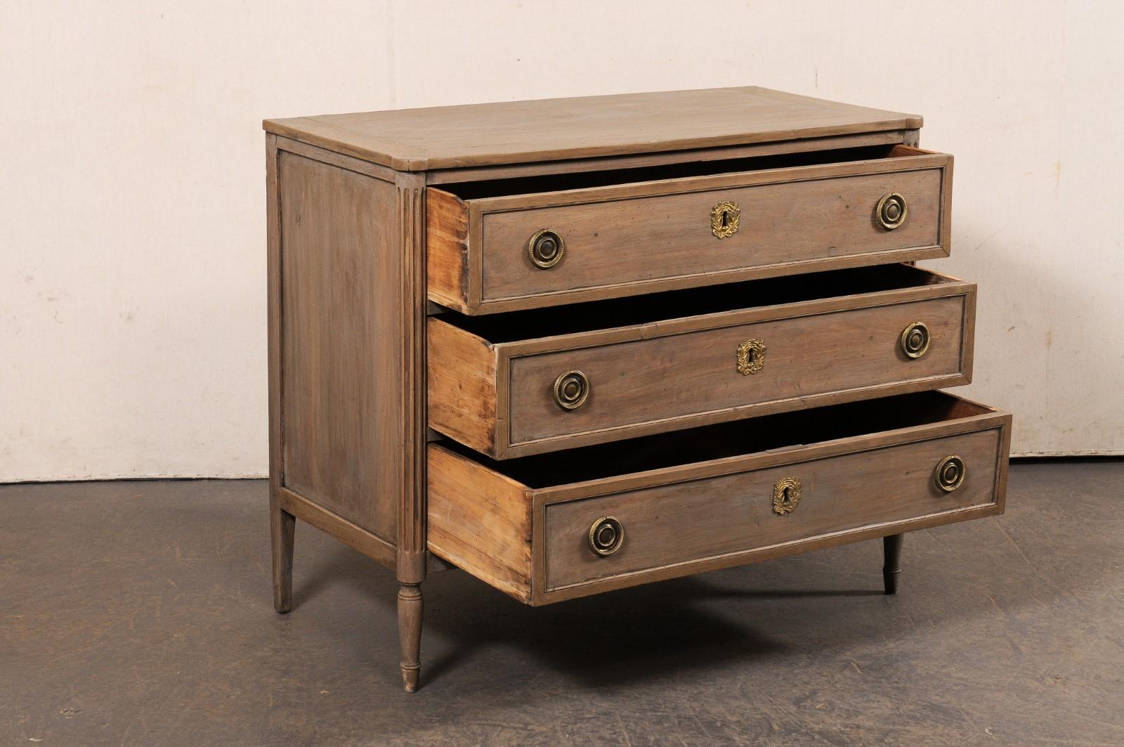 Neoclassico Commode francese neoclassica a 3 cassetti, XIX secolo in vendita