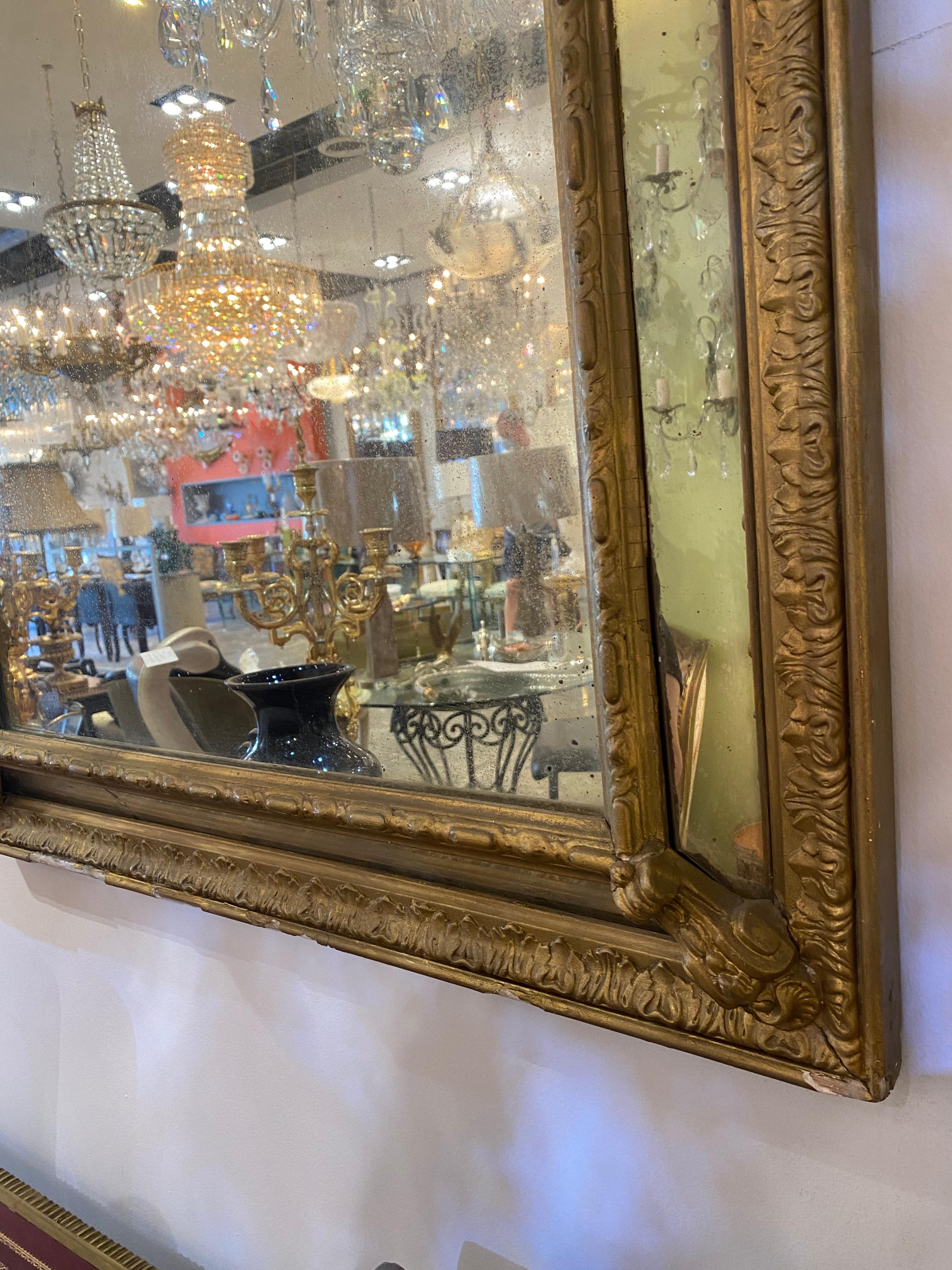 French Neoclassical Antique 19th Century Gilt Gold Cushion Mirror In Good Condition For Sale In Dallas, TX