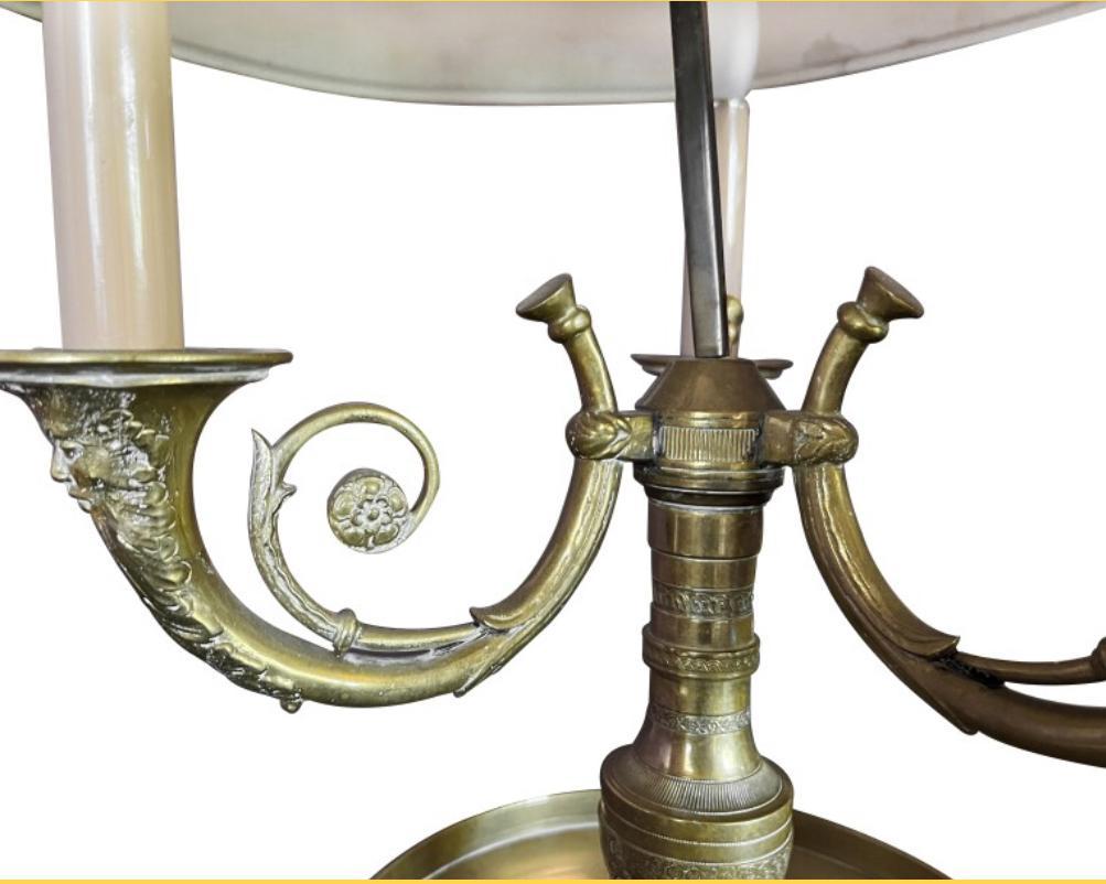 Französische neoklassizistische Bouilotte-Lampe im Angebot 1